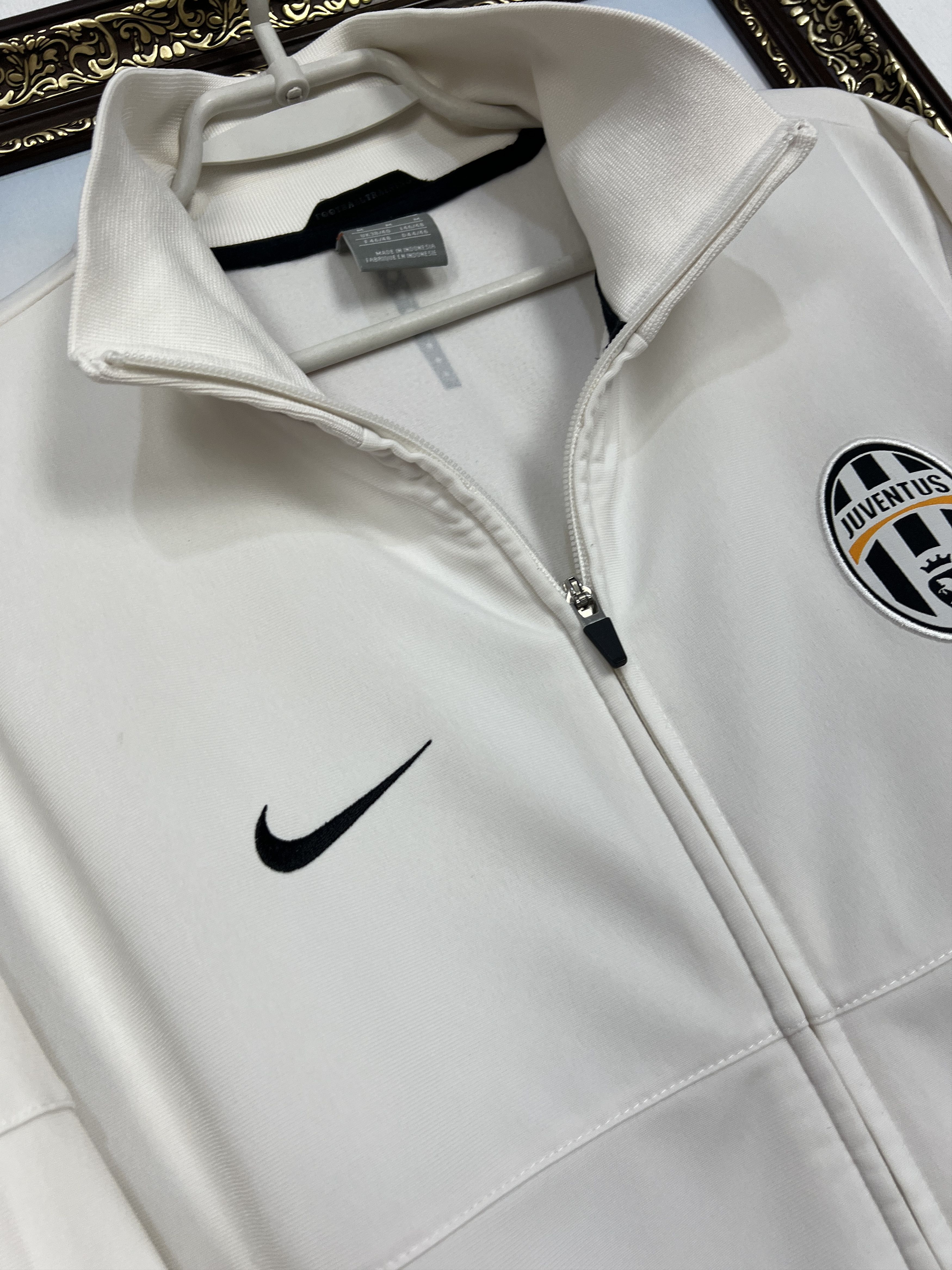 Nike Vintage Nike Juventus Football White Jacket Soccer Size US M / EU 48-50 / 2 - 4 Thumbnail