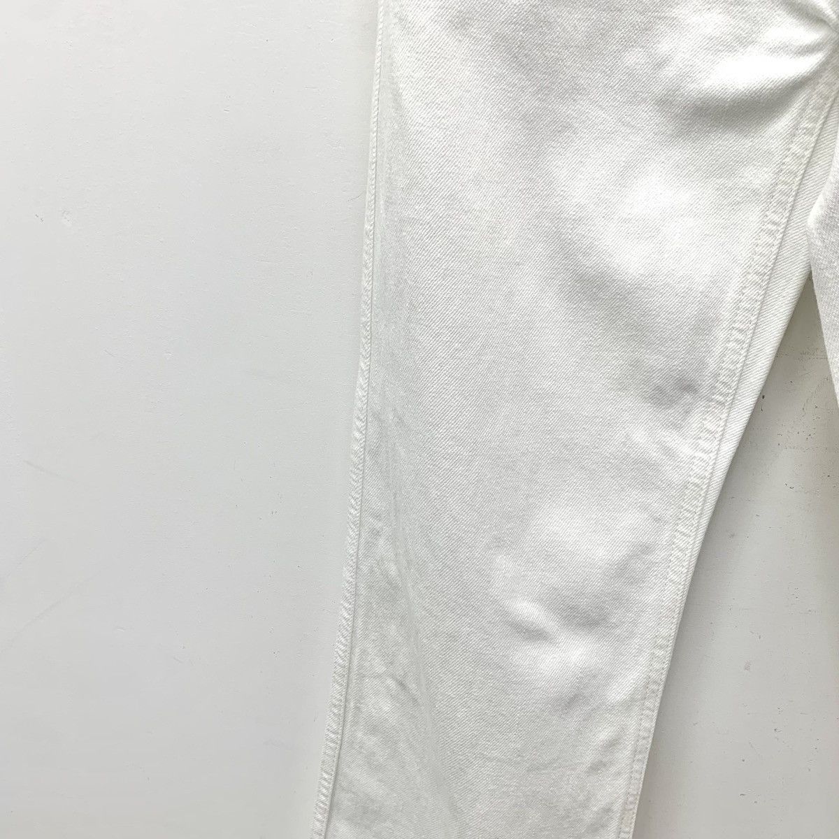 Celine Celine White Triomphe Chain Cotton Denim Casual Pants K26WX Size 25" / US 0 / IT 36 - 4 Thumbnail