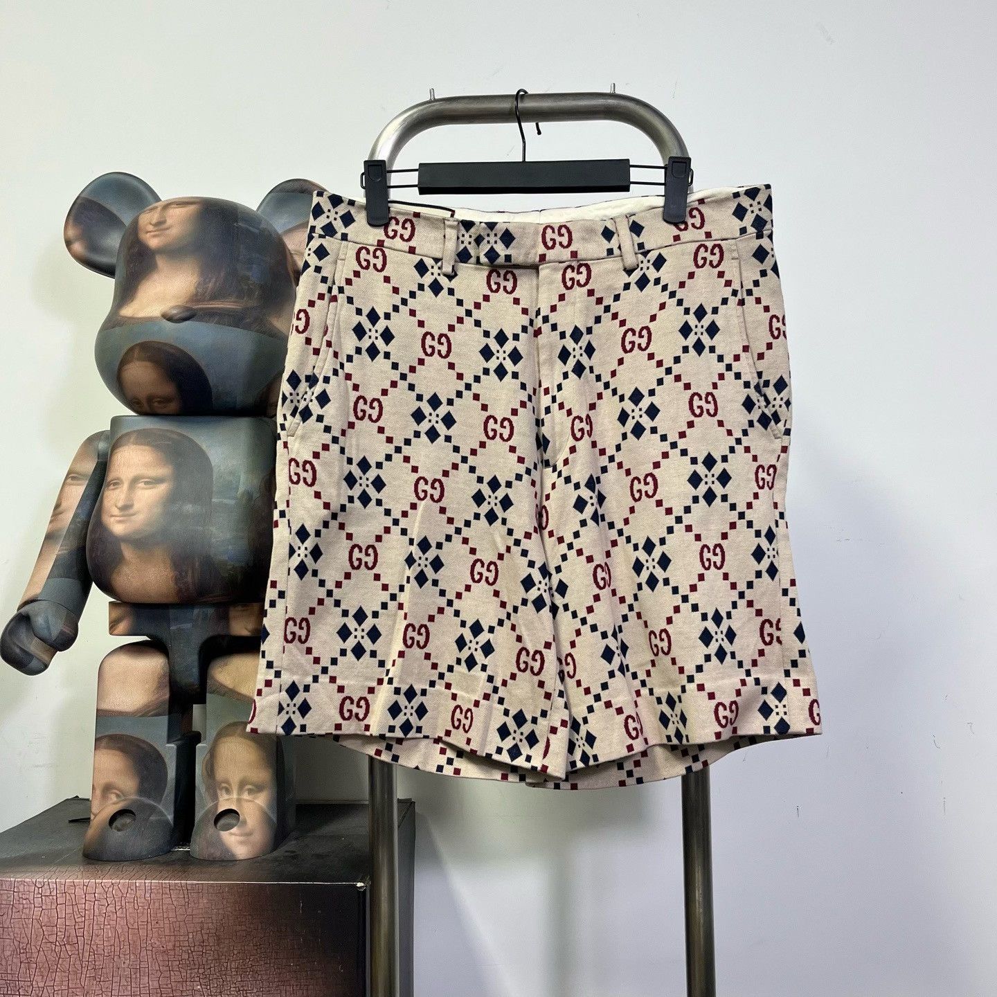 Gucci Gucci Pants 26 Women Size 26" / US 2 / IT 38 - 1 Thumbnail