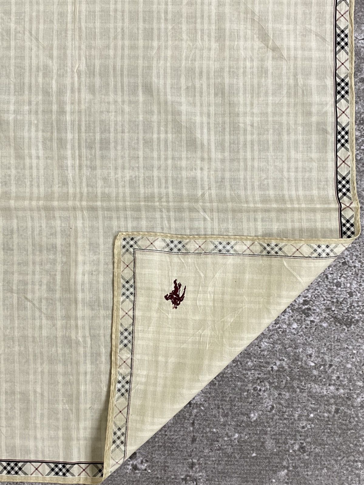 Burberry Burberrys Handkerchief / Bandana / Neckerchief Size ONE SIZE - 8 Thumbnail