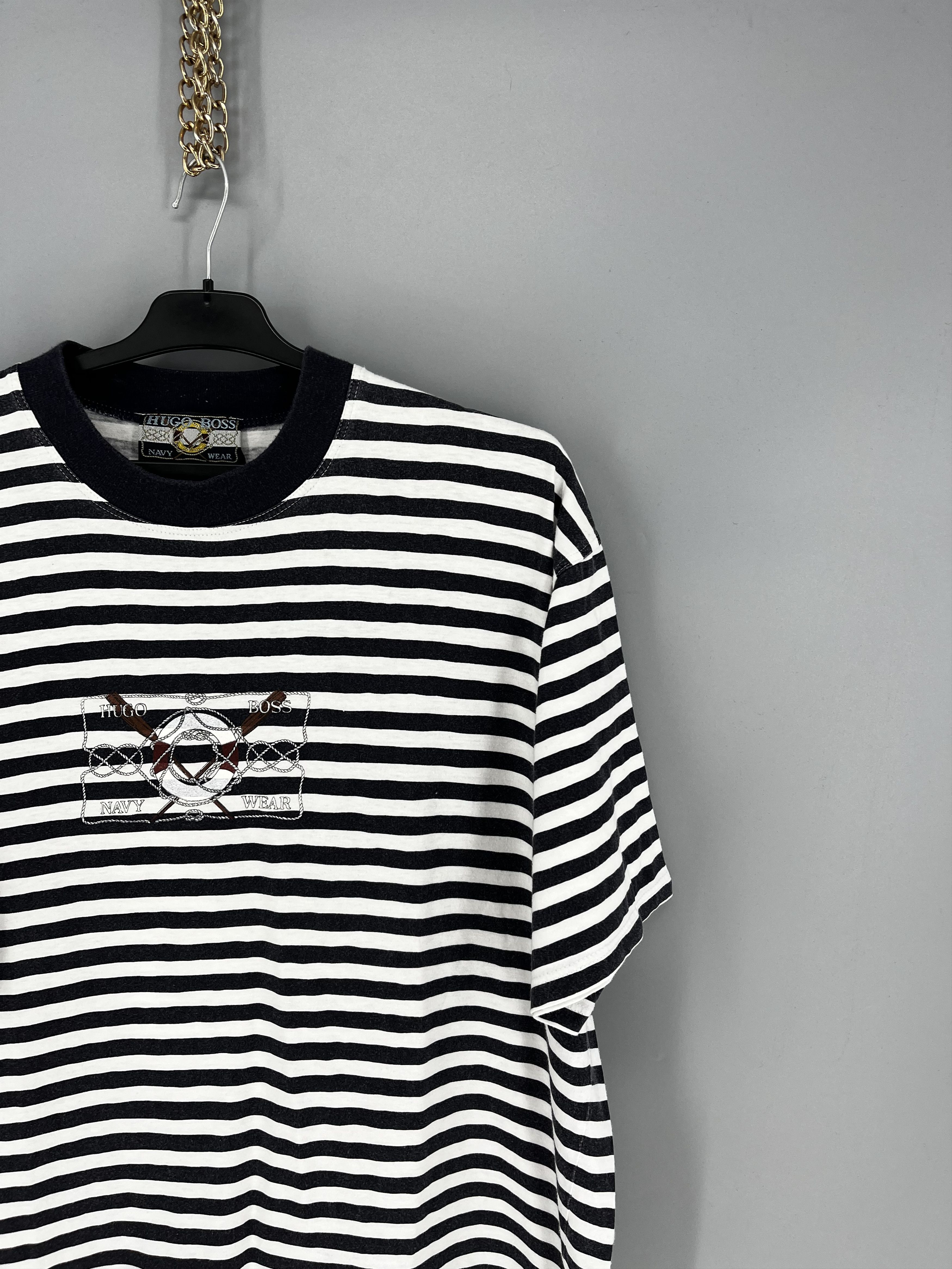 Hugo Boss Vintage Hugo Boss Nawy Wear 80s 90s Big Logo Tee Spell Out Size US XXL / EU 58 / 5 - 5 Thumbnail