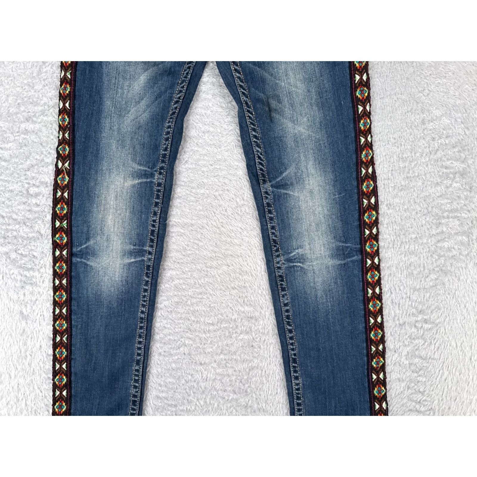 Grace in LA Grace In LA Jeans Women 26 Blue Denim Skinny Guitar Strap Southwest Native 29L Size 26" / US 2 / IT 38 - 3 Thumbnail