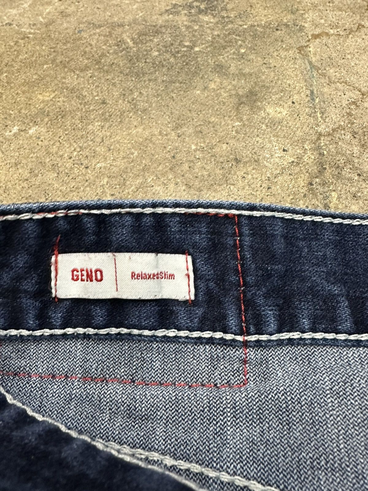 True Religion Vintage True Religion Dark Wash Denim Shorts Size 38 Size US 38 / EU 54 - 4 Thumbnail