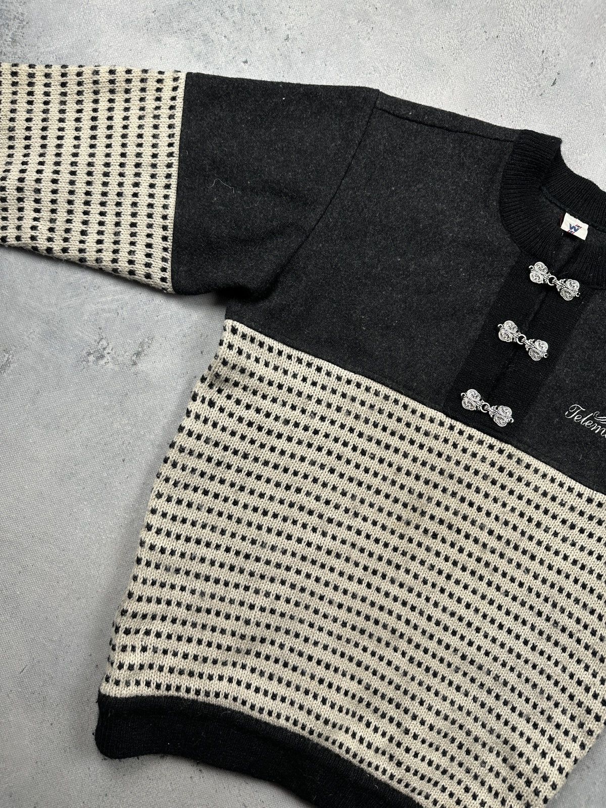 Dale Of Norway Vintage Norwegian Telemark Wool Knit Sweater Toggle Buttons Size US L / EU 52-54 / 3 - 6 Thumbnail