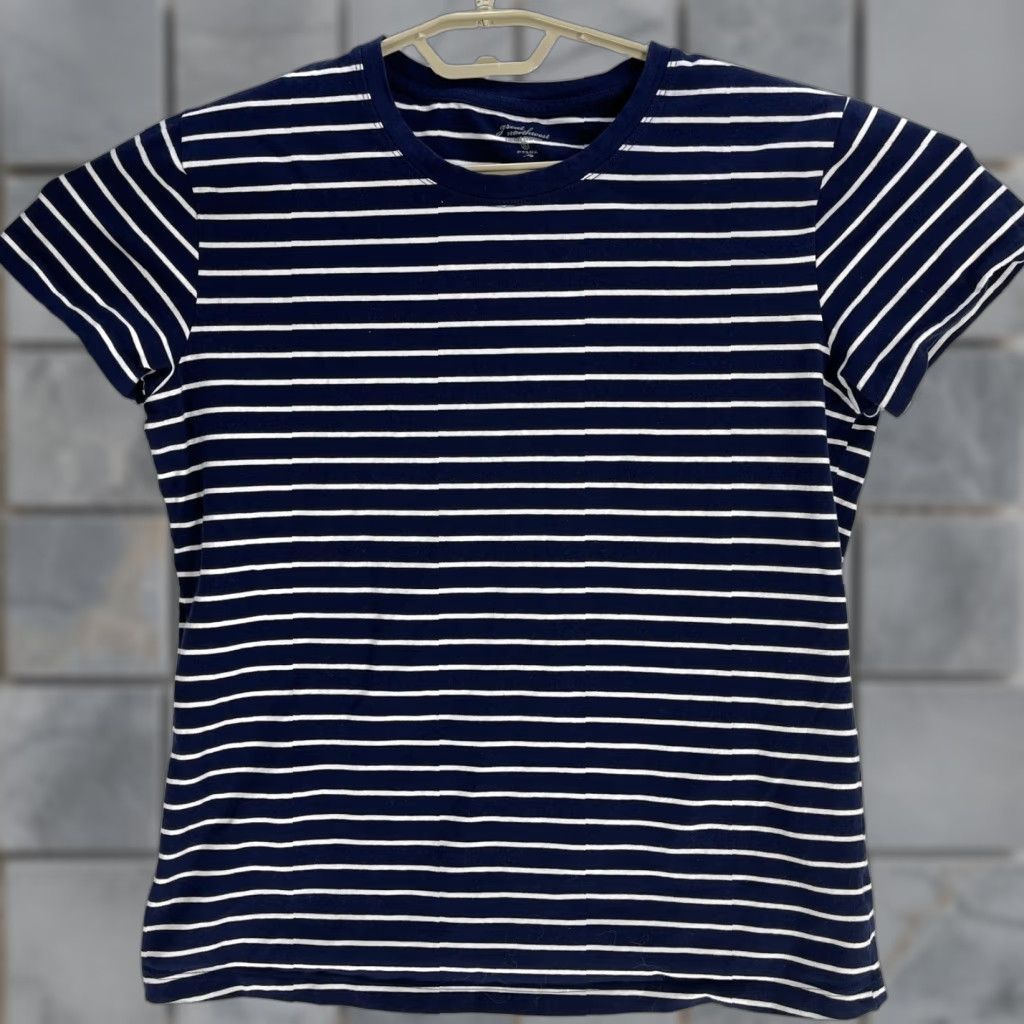 Greats Great Northwest Tee Shirt XL Blue White Striped Short Sleeve Minimalist Preppy Women Regular Round Neck Pullover T-Shirt Cotton Vintage: No Size XL / US 12-14 / IT 48-50 - 1 Thumbnail