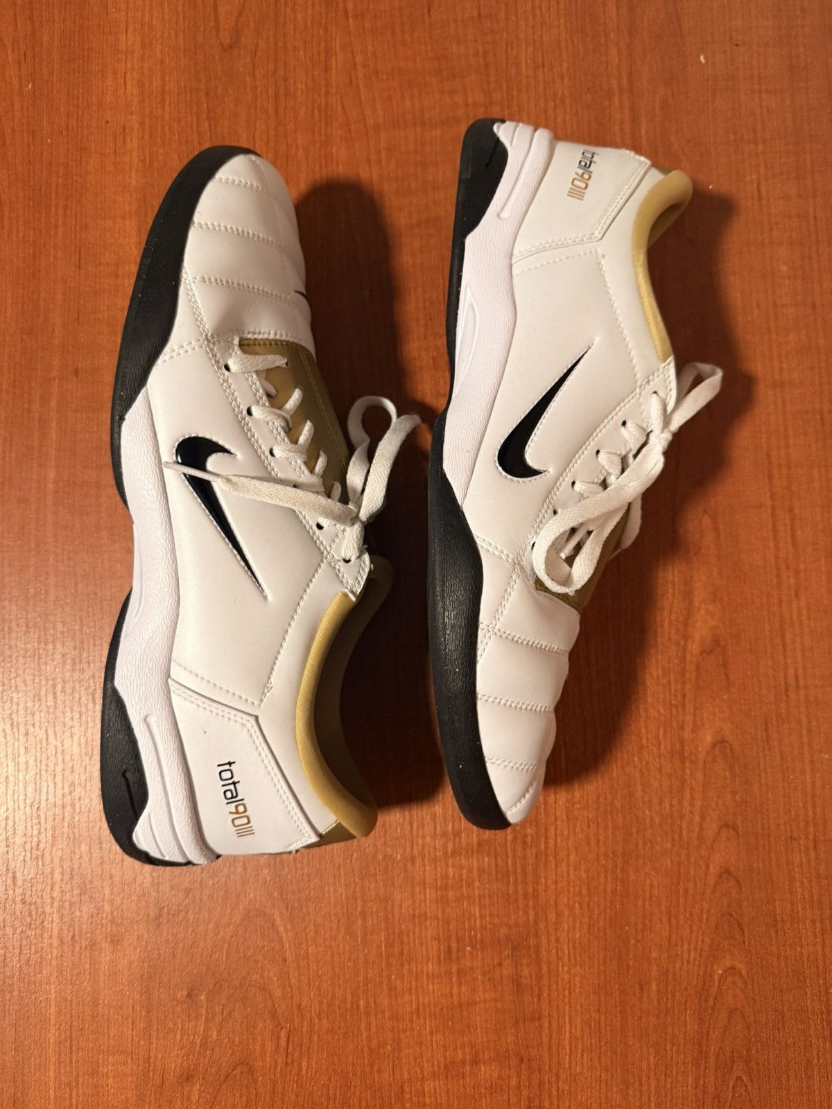 Nike White metallic total 90 Size US 11.5 / EU 44-45 - 1 Thumbnail