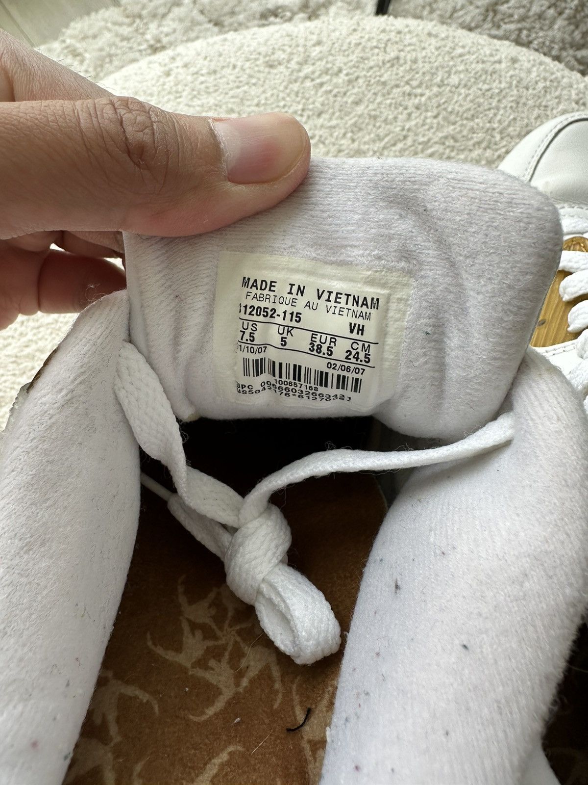 Nike Nike AM 90 Women’s Size US 7.5/UK 5/EU 38.5 White Wheat 2007 Size US 7.5 / IT 37.5 - 8 Thumbnail