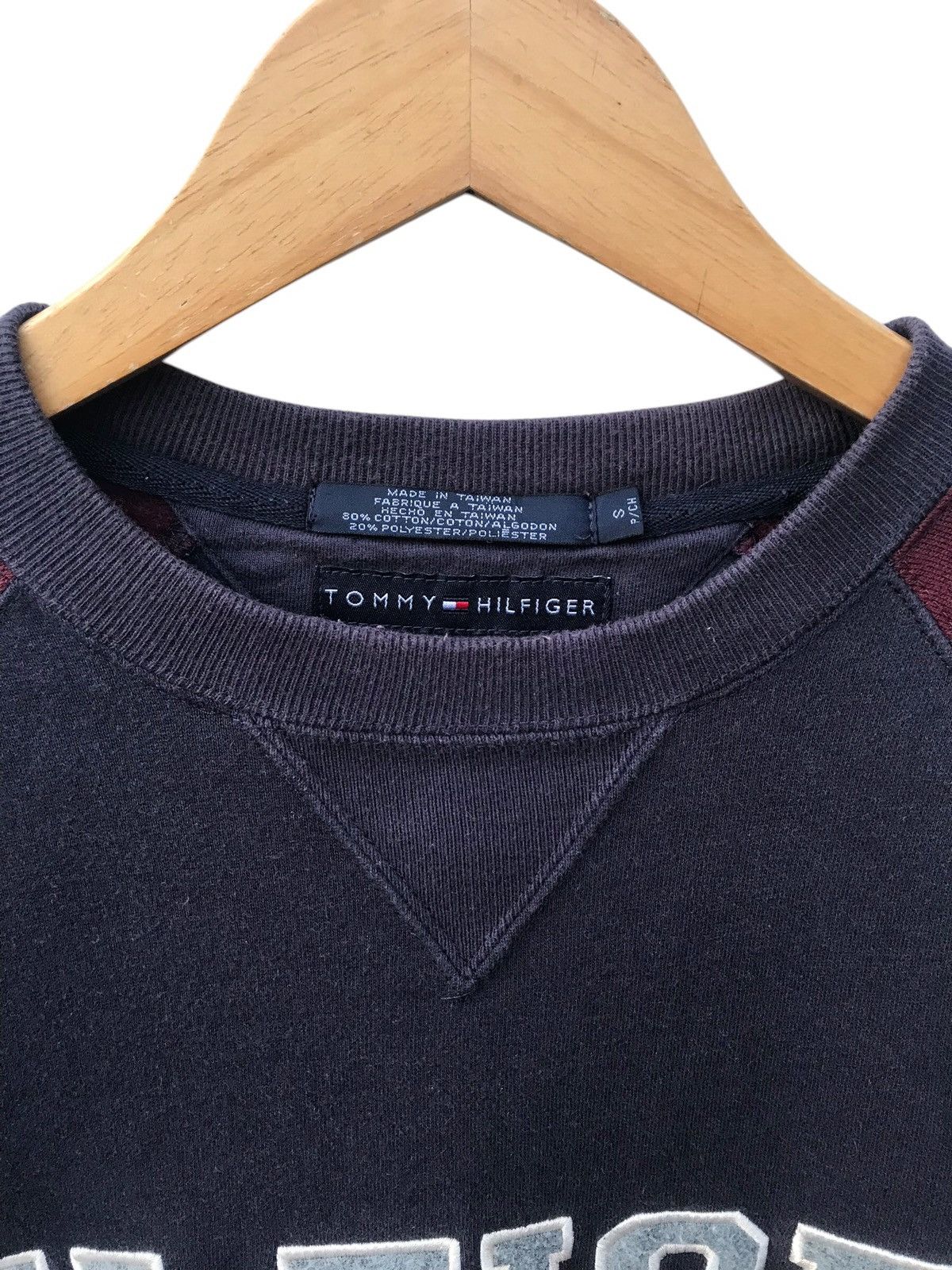 Tommy Hilfiger Vintage Tommy Hilfiger Spellout Sun Faded Sweatshirt Size US M / EU 48-50 / 2 - 2 Thumbnail