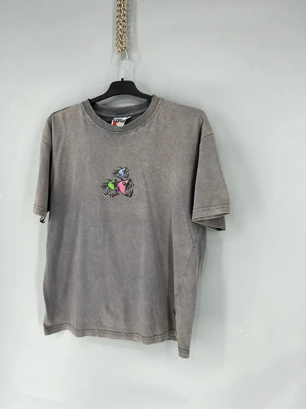 Band Tees Vintage 90s Hot Tuna USA Surfboarding Grey Faded TShirt Size US S / EU 44-46 / 1 - 3 Thumbnail