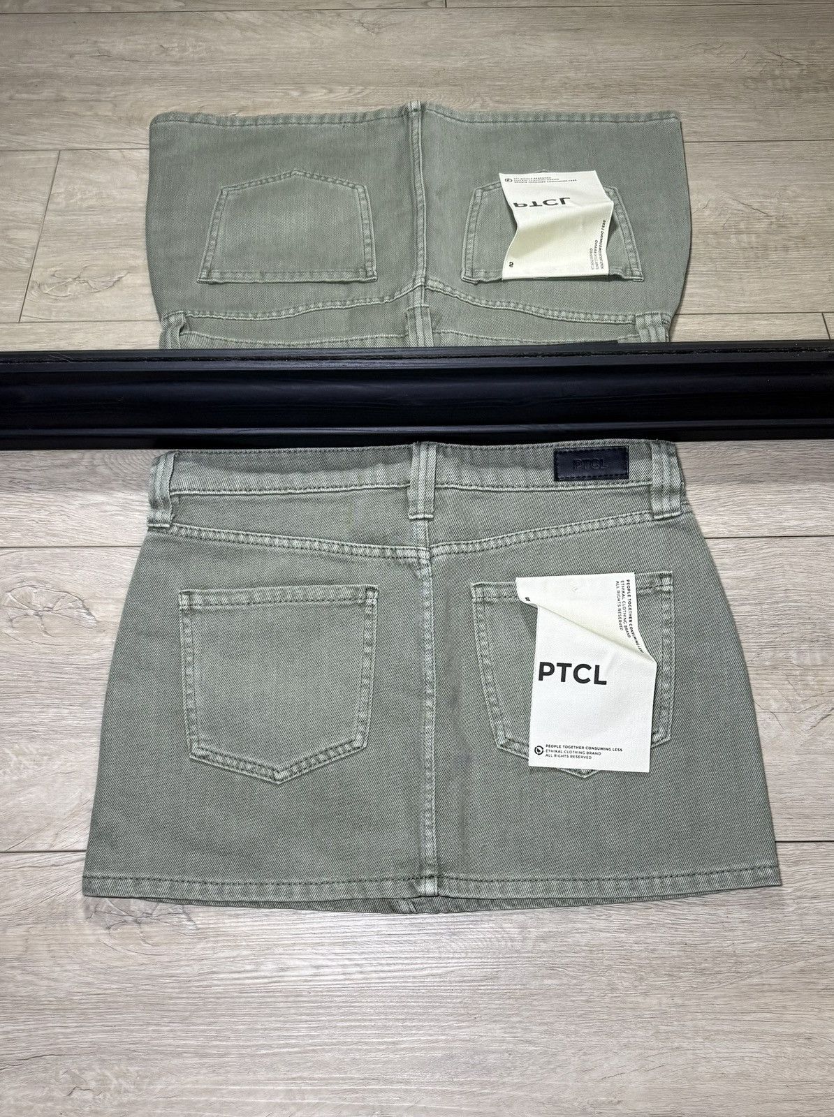 Polo Ralph Lauren Y2K 2000s Green PTCL Denim Mini Skirt Size 28" / US 6 / IT 42 - 1 Thumbnail
