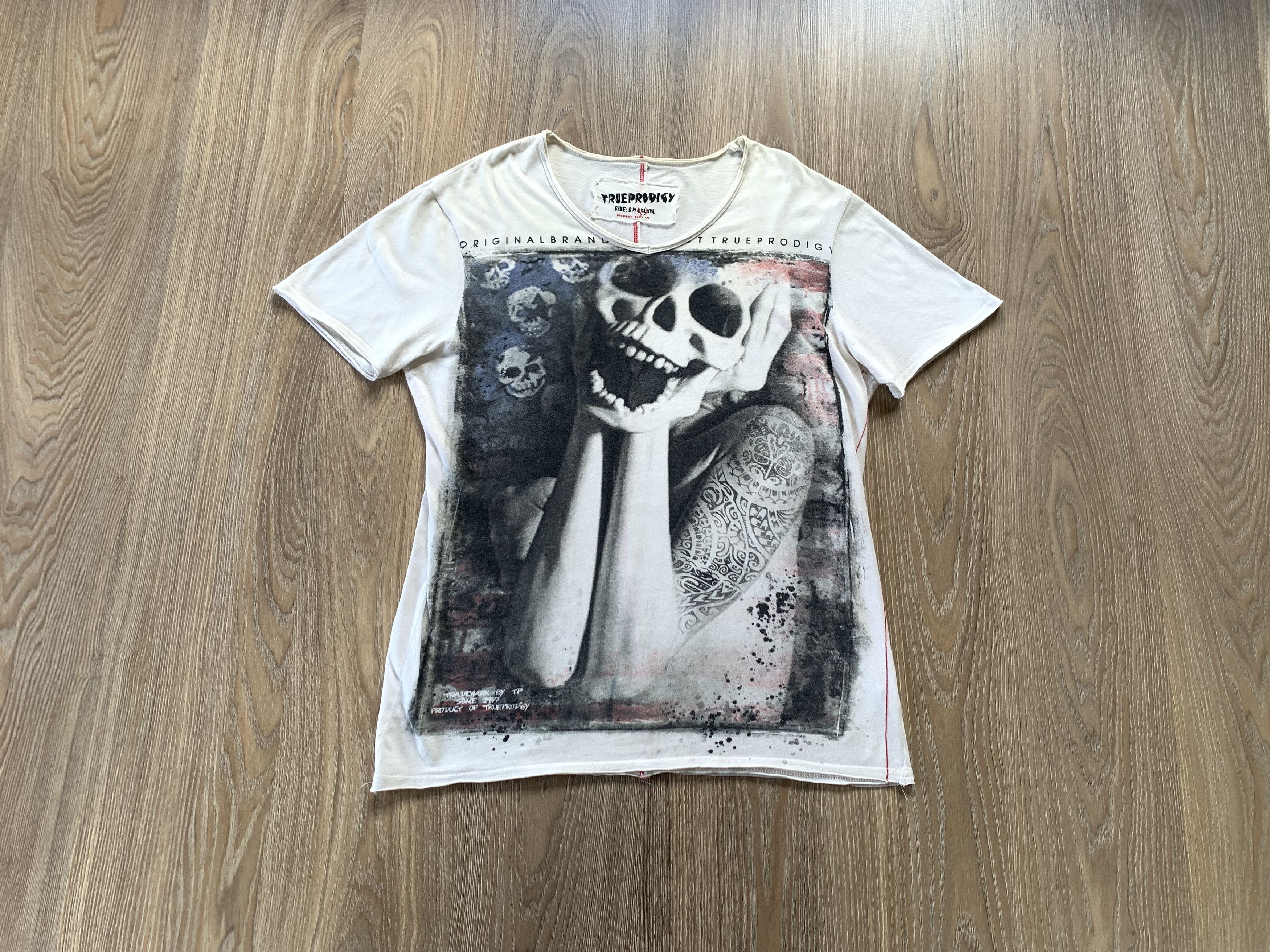 Band Tees Vintage True Prodigy Skull Printed T-Shirt Size US XL / EU 56 / 4 - 1 Thumbnail