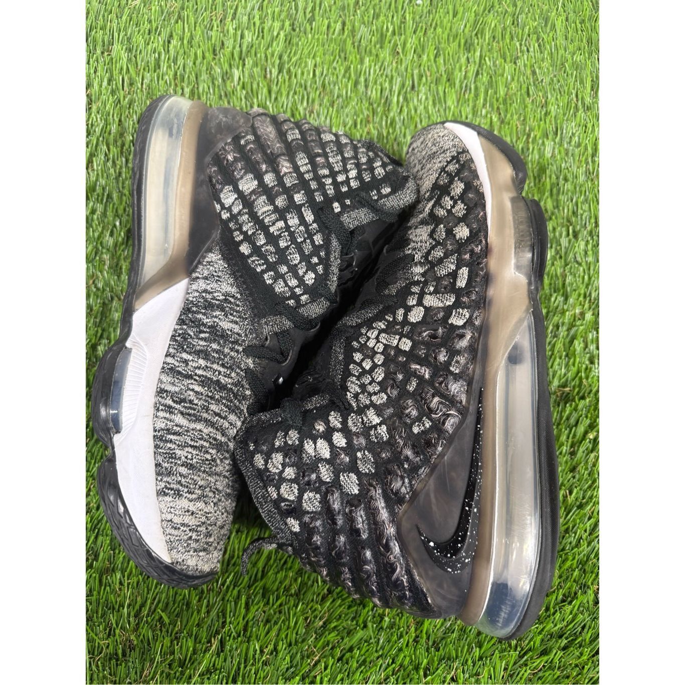 Nike Size 8.5 NIKE LEBRON 17 BLACK WHITE MEN'S BASKETBALL SHOES Size US 8.5 / EU 41-42 - 6 Thumbnail