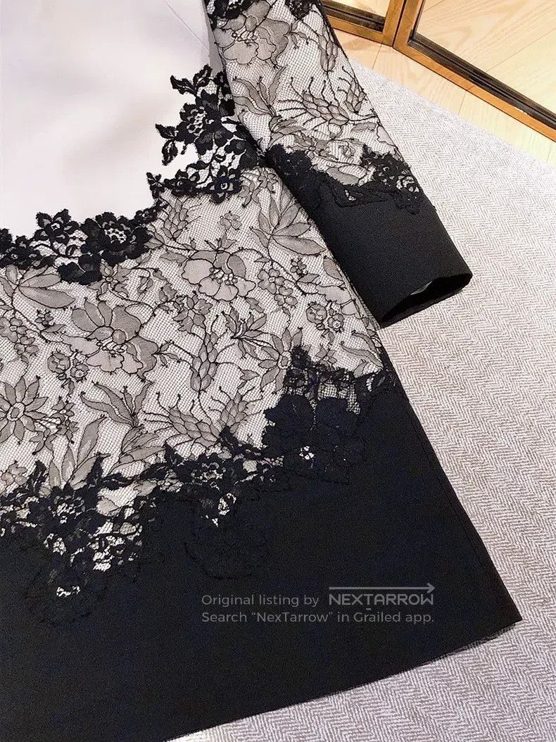 Valentino Valentino Color-blocked lace dress Size M / US 6-8 / IT 42-44 - 4 Thumbnail