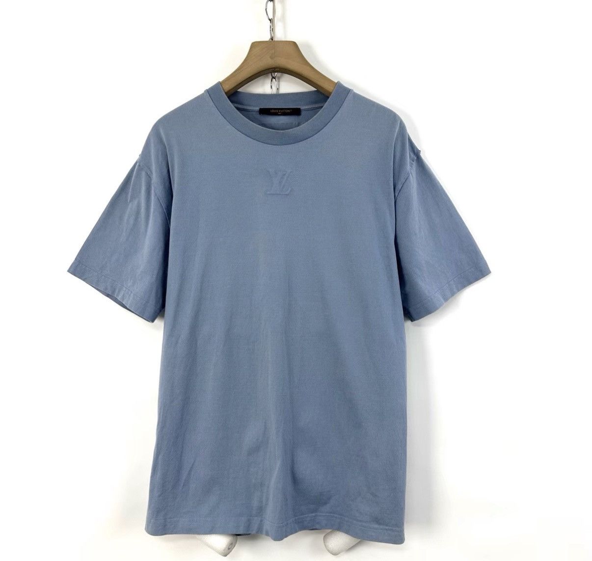 Louis Vuitton Louis Vuitton LV Blue Embossed Logo T-shirt K12 Size US XL / EU 56 / 4 - 1 Thumbnail