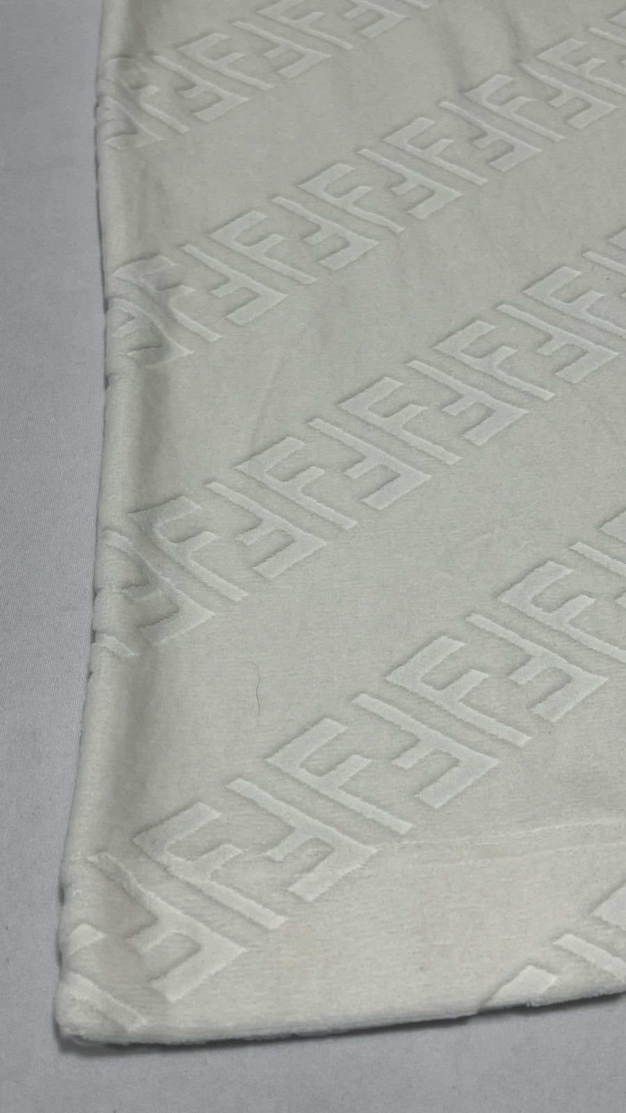 Fendi Fendi Monogram Towel White Tee Size US L / EU 52-54 / 3 - 2 Thumbnail