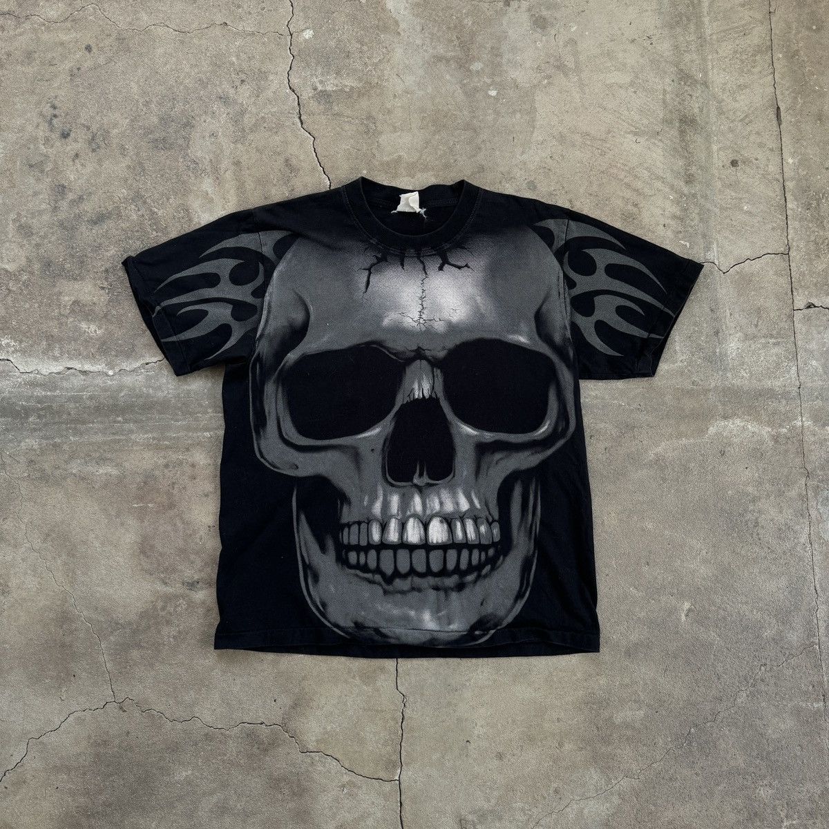 Other Vintage Skull Tribal Overprint T-Shirt Size US L / EU 52-54 / 3 - 1 Thumbnail