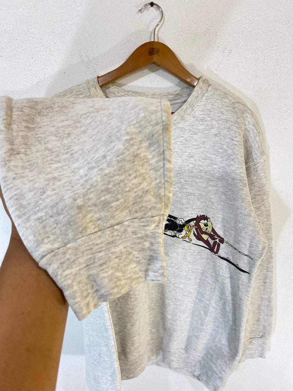 Vintage vintage 1997 warner bros studio sweatshirt very nice design Size US L / EU 52-54 / 3 - 3 Thumbnail