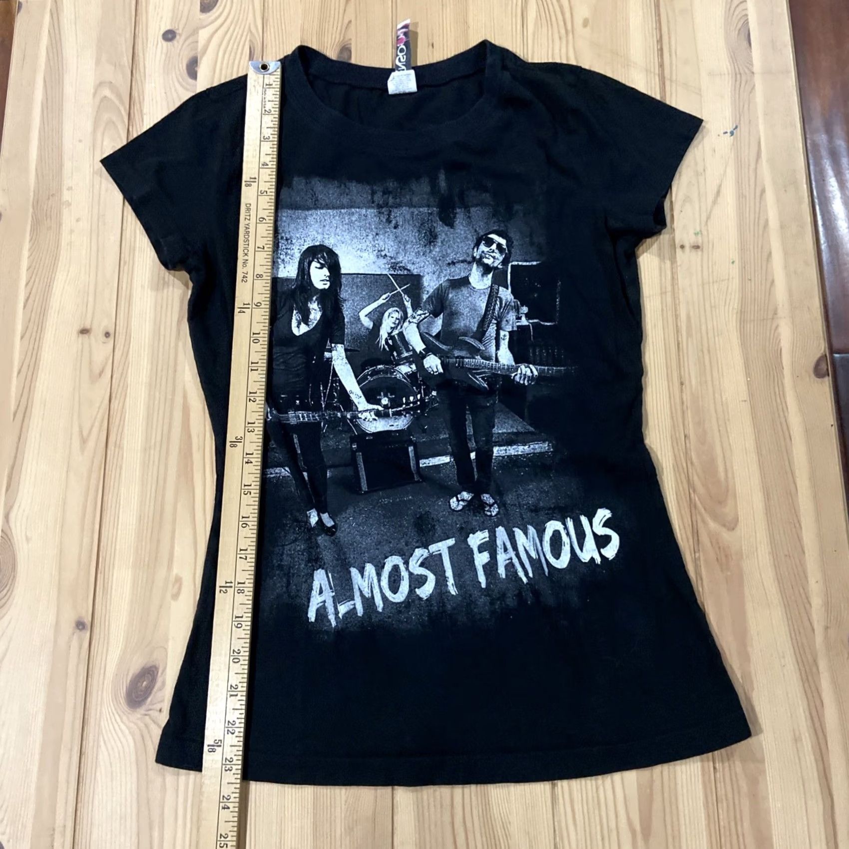Almost Famous Almost Famous Black Short Sleeve M Women’s Shirt Grunge Colorful Casual Mens? No, keep as Women’s Shirt M Black Grunge 90s? Size M / US 6-8 / IT 42-44 - 5 Thumbnail