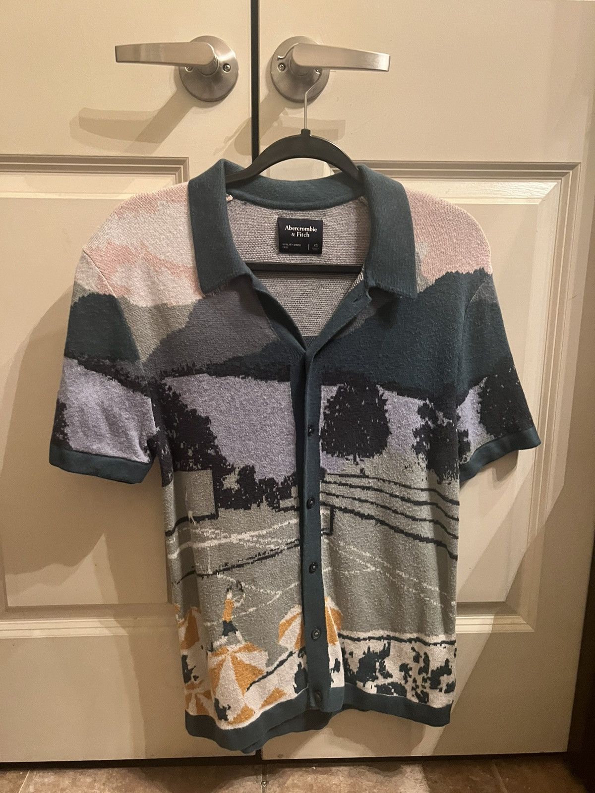Abercrombie & Fitch Abercrombie tennis scene button up (xs) Size US XS / EU 42 / 0 - 1 Thumbnail
