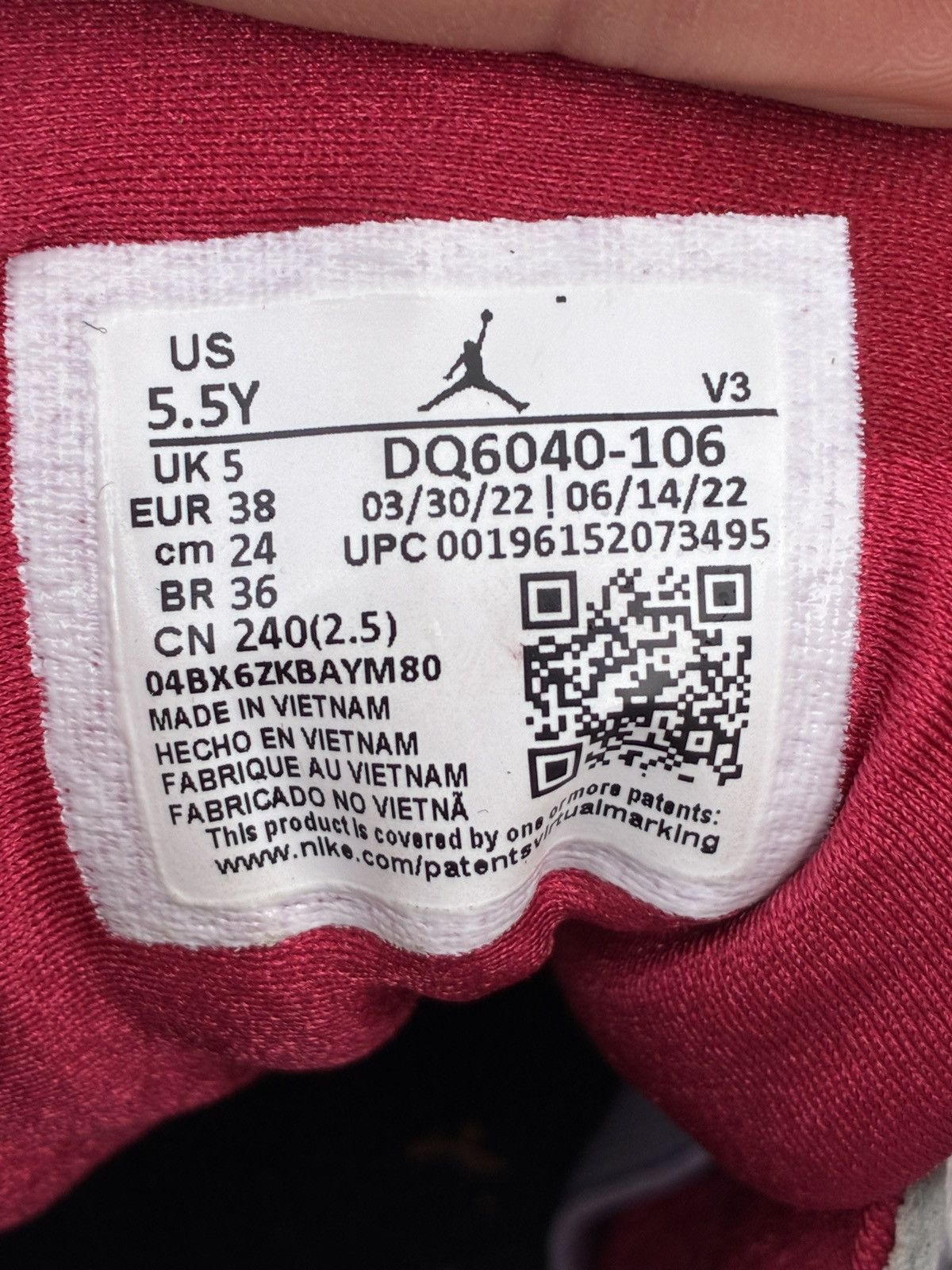 Jordan Brand Size 5.5Y Air Jordan 7 Retro White/Cardinal GS DQ6040-106 Size US 5.5 / EU 38 - 9 Thumbnail