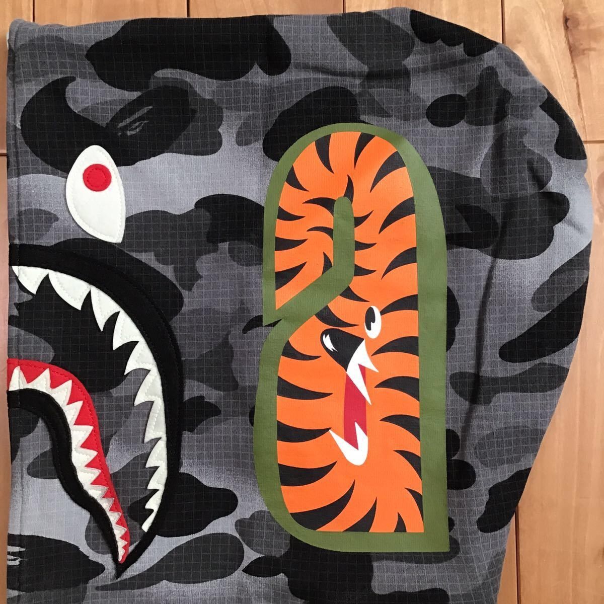 Bape 💫Glow in the dark💫 Grid camo shark full zip hoodie APE Size US L / EU 52-54 / 3 - 6 Thumbnail
