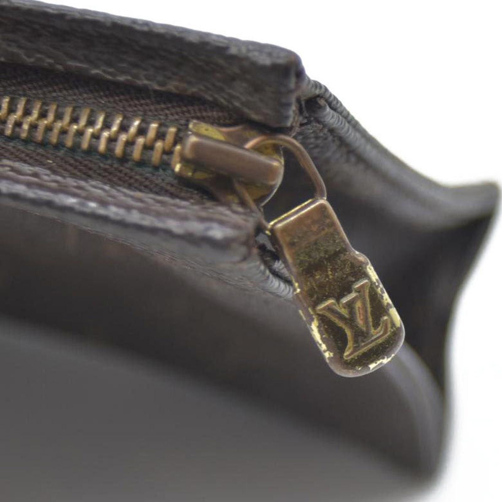 Louis Vuitton Louis Vuitton Monogram Poche Toilette 15 Cosmetics MB0042 Size ONE SIZE - 12 Thumbnail