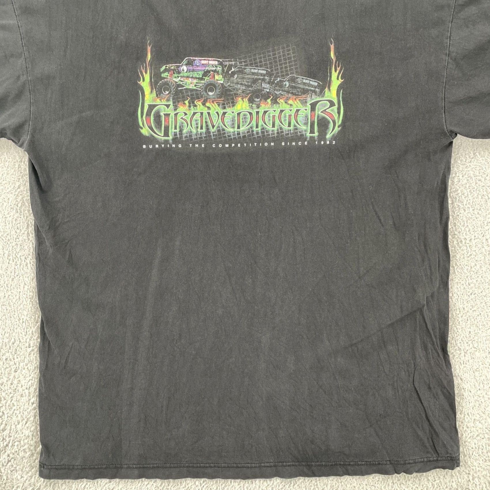Vintage VINTAGE ALM Men’s XL Black Shirt 2002 Grave Digger Monster Truck Racing Double Sided Graphic Print Short Sleeve Crew Neck T-Shirt USA Cars Classic Men Size US XL / EU 56 / 4 - 4 Thumbnail