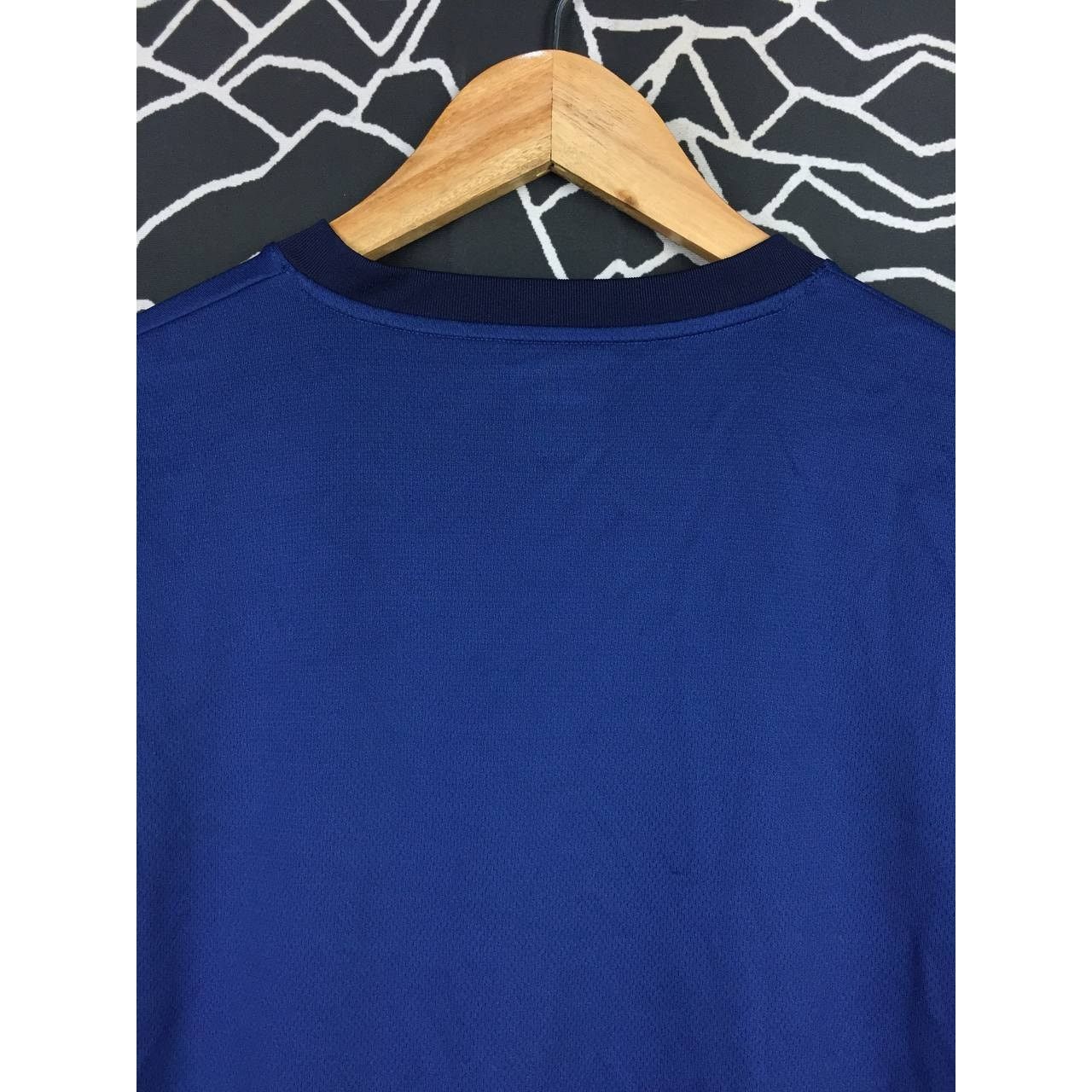 Japanese Brand × Uniqlo Uniqlo AIRism Mesh V- Neck Short Sleeve Tee Size US L / EU 52-54 / 3 - 6 Thumbnail