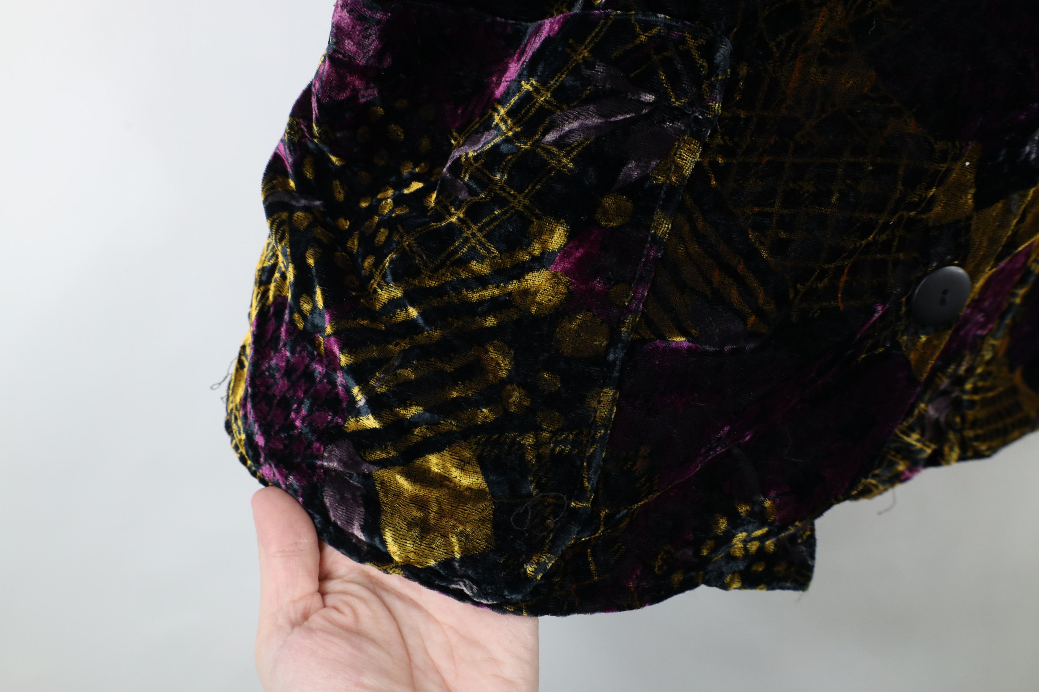 Vintage Vintage 90s Streetwear Velour Abstract Button Jacket USA Size XL / US 12-14 / IT 48-50 - 6 Thumbnail