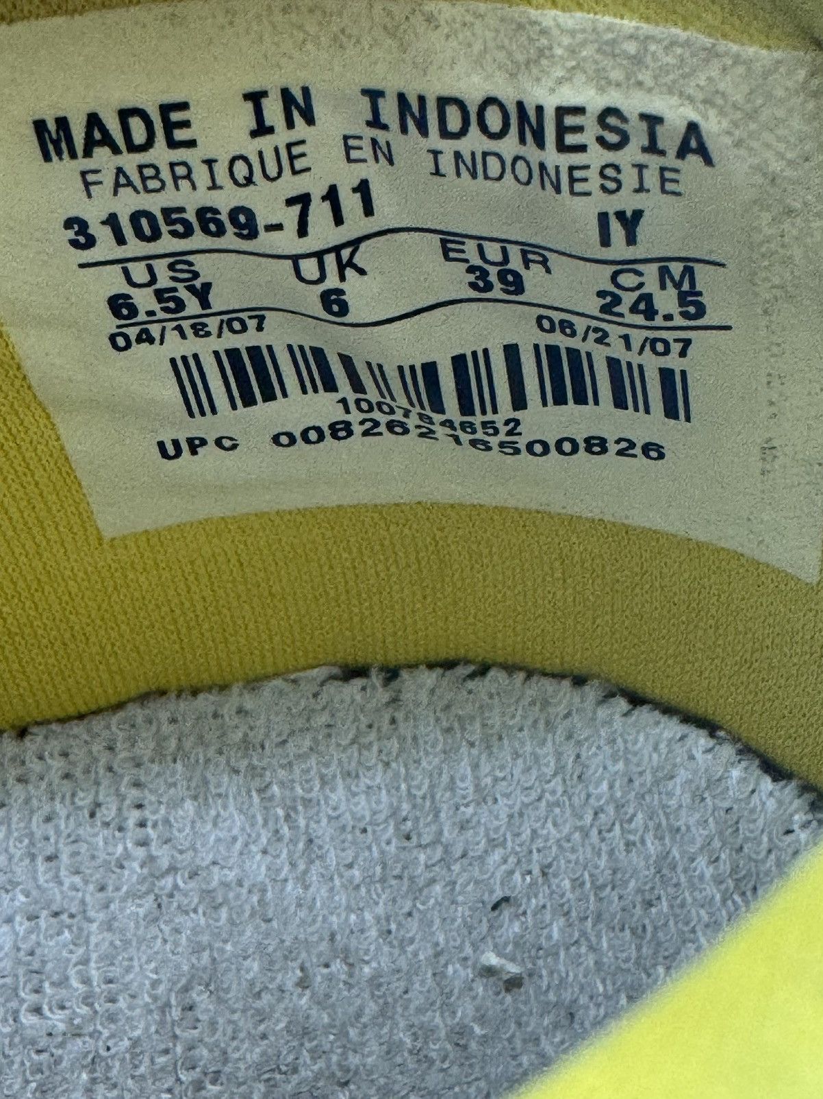 Nike Rare Nike Dunk Low SpongeBob 310569-711 Youth Sz 6.5 (6.5Y) Size US 6.5 / EU 39-40 - 6 Thumbnail
