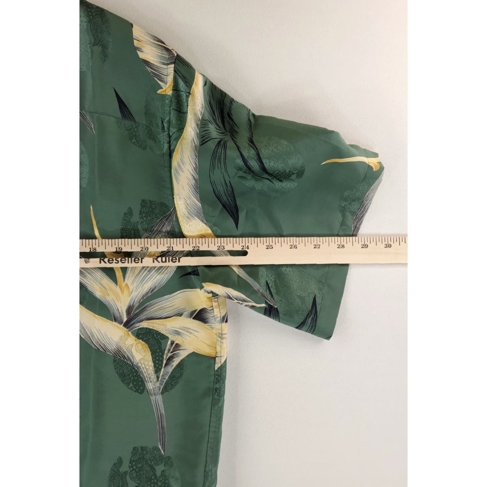 Tori Richard Tori Richard Shirt Hawaiian 100% Silk Palm Fronds Green Mens Medium Green Mens Short Sleeve Size US M / EU 48-50 / 2 - 5 Thumbnail
