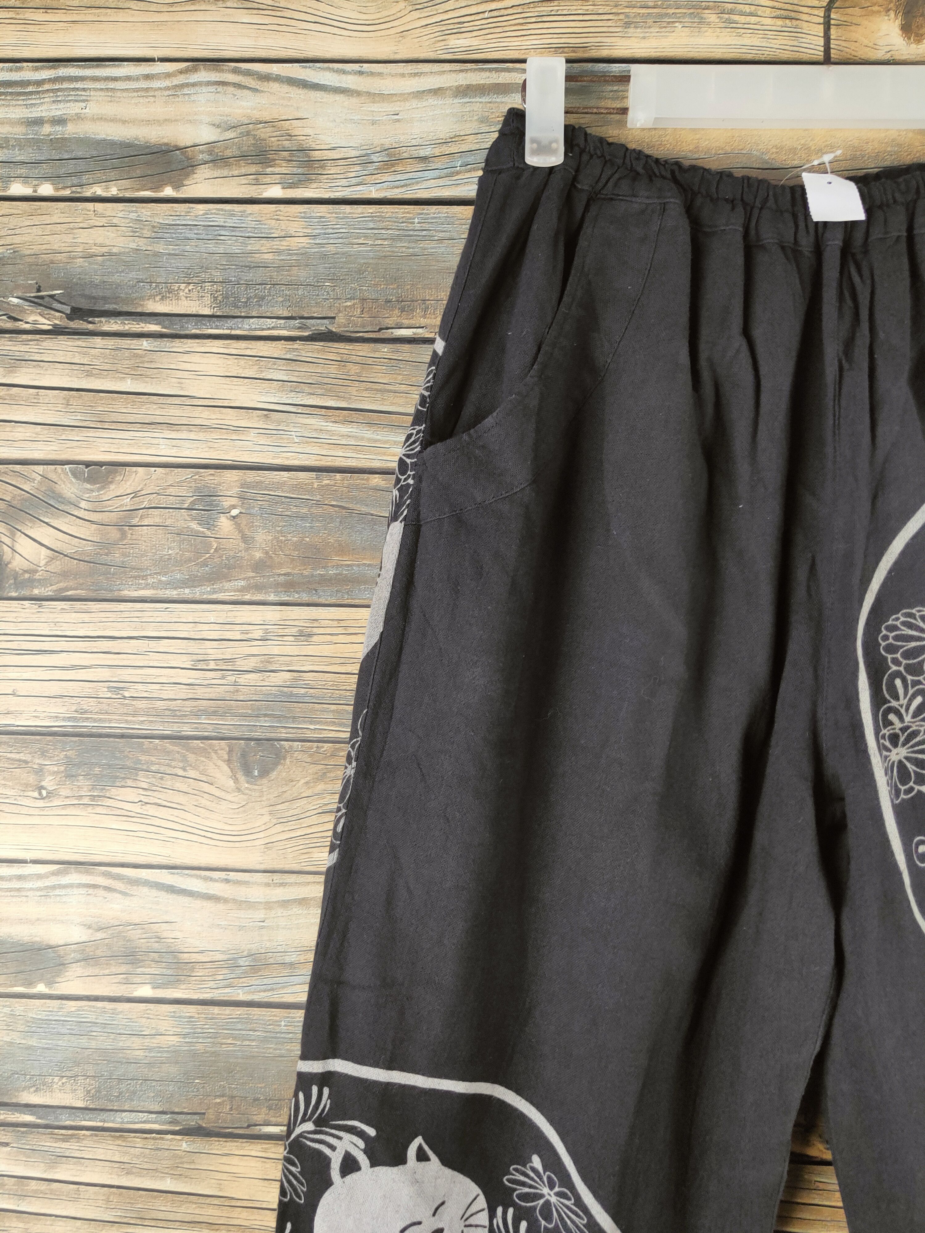 Japanese Brand DL Ethnic Labels Black Multipocket Joggers #46-844 Size 30" / US 8 / IT 44 - 3 Thumbnail