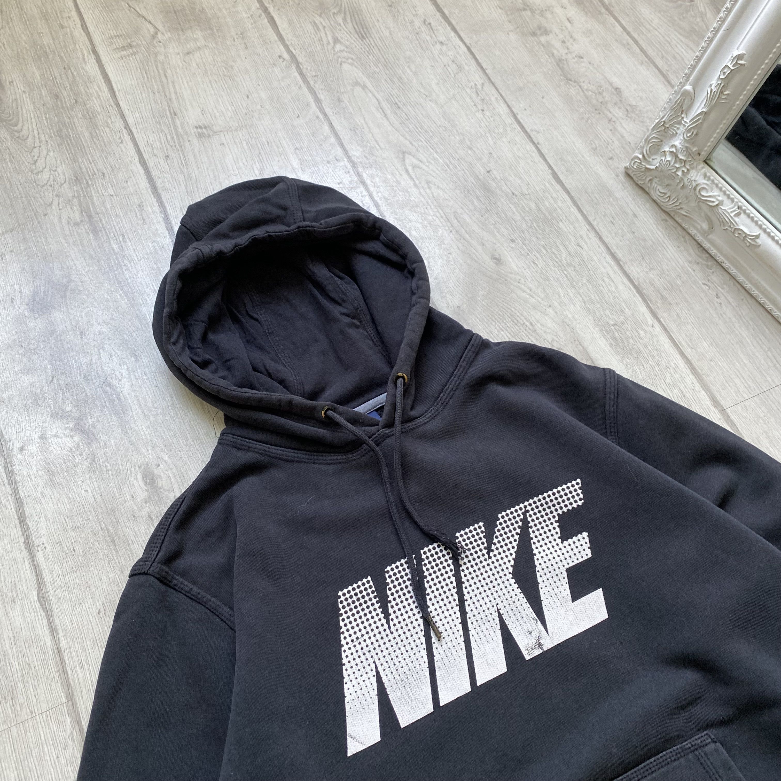 Nike 🛹 Distressed Nike hoodie center logo Vintage style skater Size US M / EU 48-50 / 2 - 2 Thumbnail
