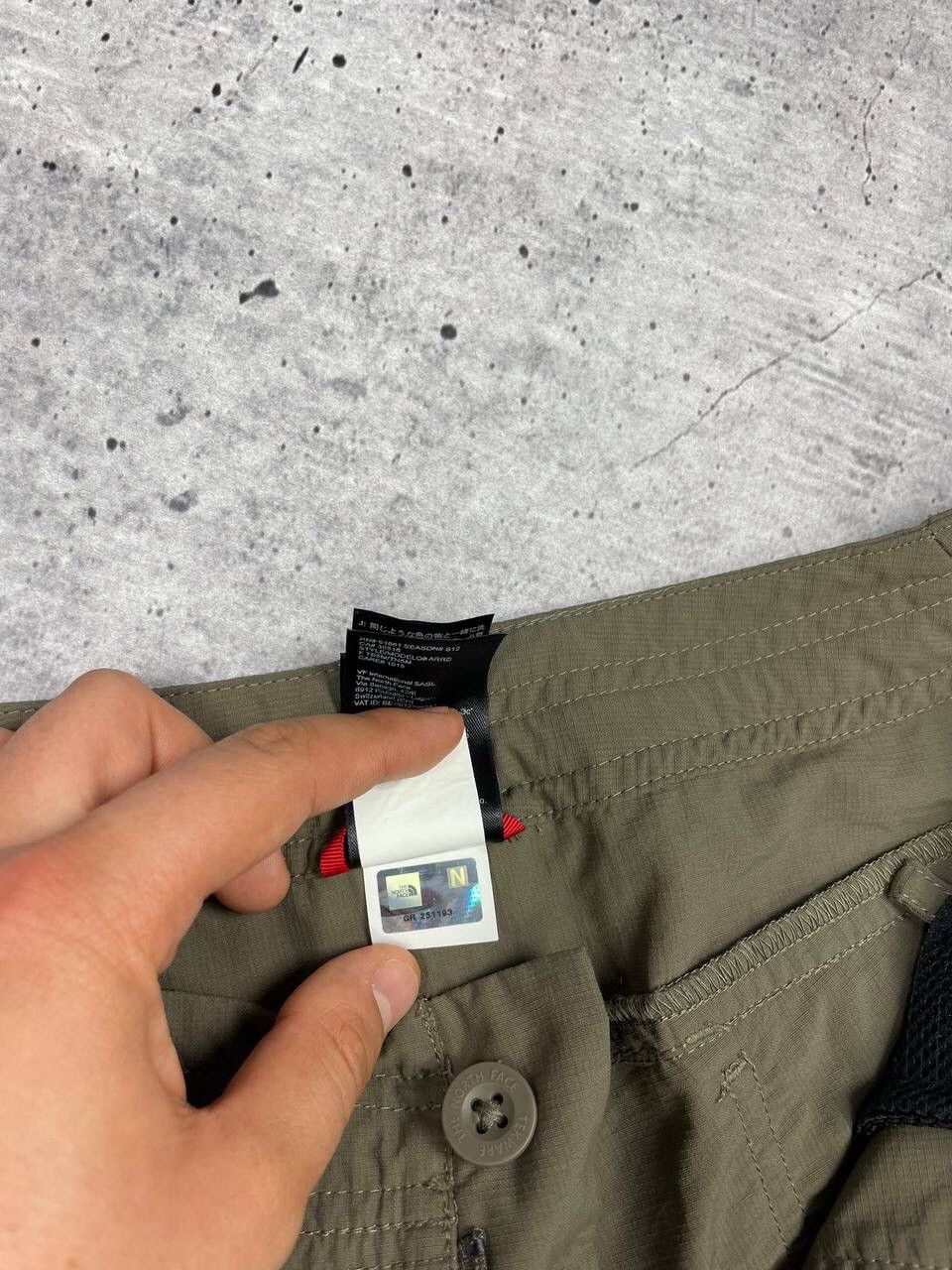 The North Face Vintage The North Face Y2K Style Tracking Outdoor Pants Size US 30 / EU 46 - 14 Thumbnail