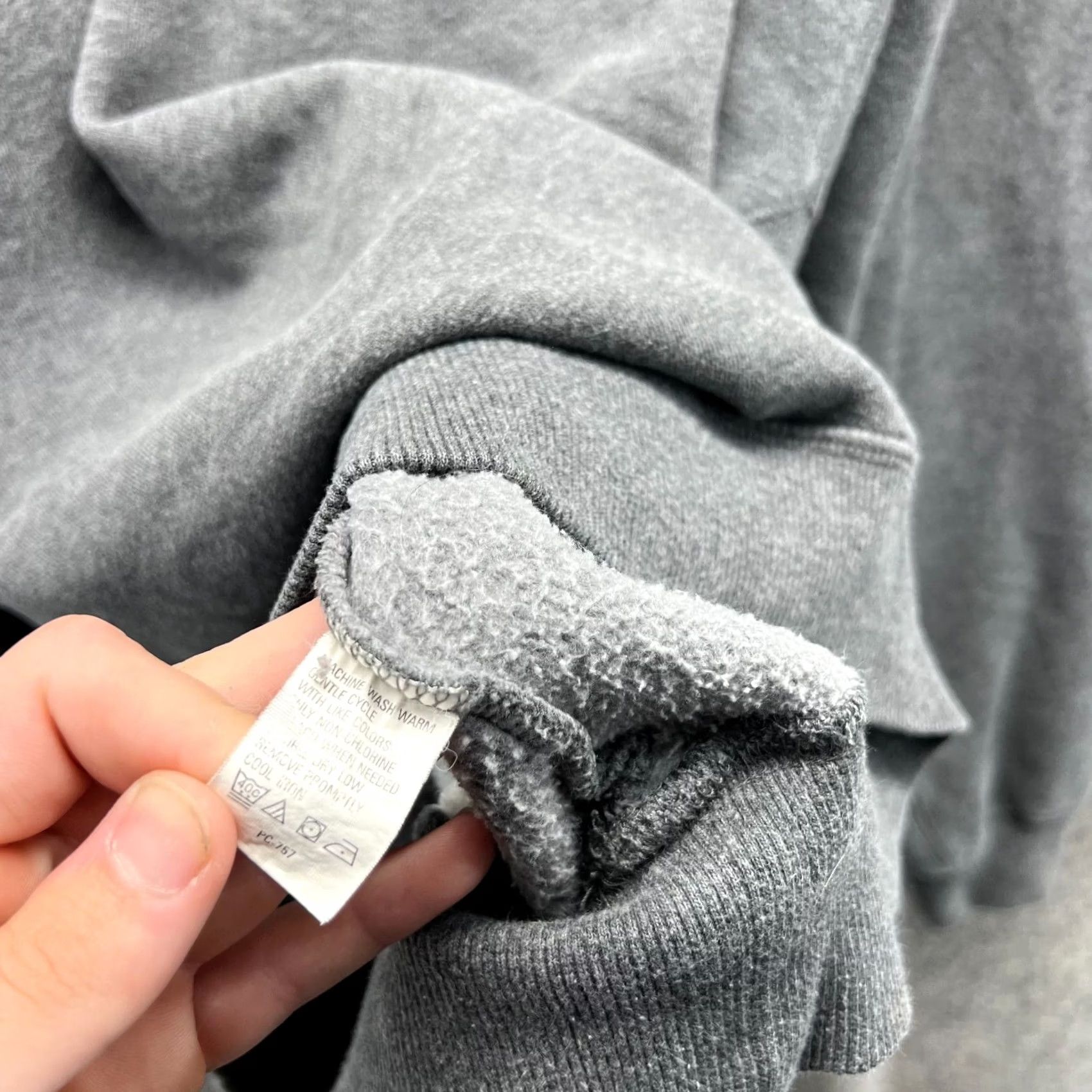 Izod IZOD Sweater Men Large Adult Gray Crewneck Pullover Fleece Casual Cotton vtg Size US L / EU 52-54 / 3 - 4 Thumbnail