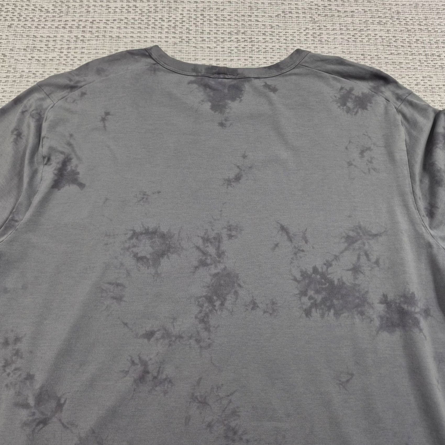 Lululemon Lululemon Shirt Mens L/XL Gray Batik Long Sleeve Athletic Performance Tee Top Size US XL / EU 56 / 4 - 7 Thumbnail