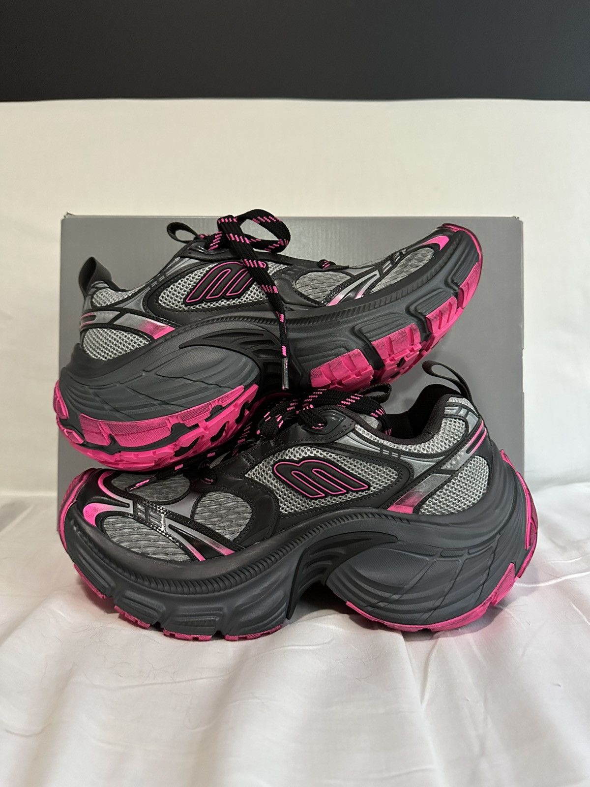 Balenciaga Balenciaga 10xl Pink / Black Size US 9 / EU 42 - 3 Thumbnail