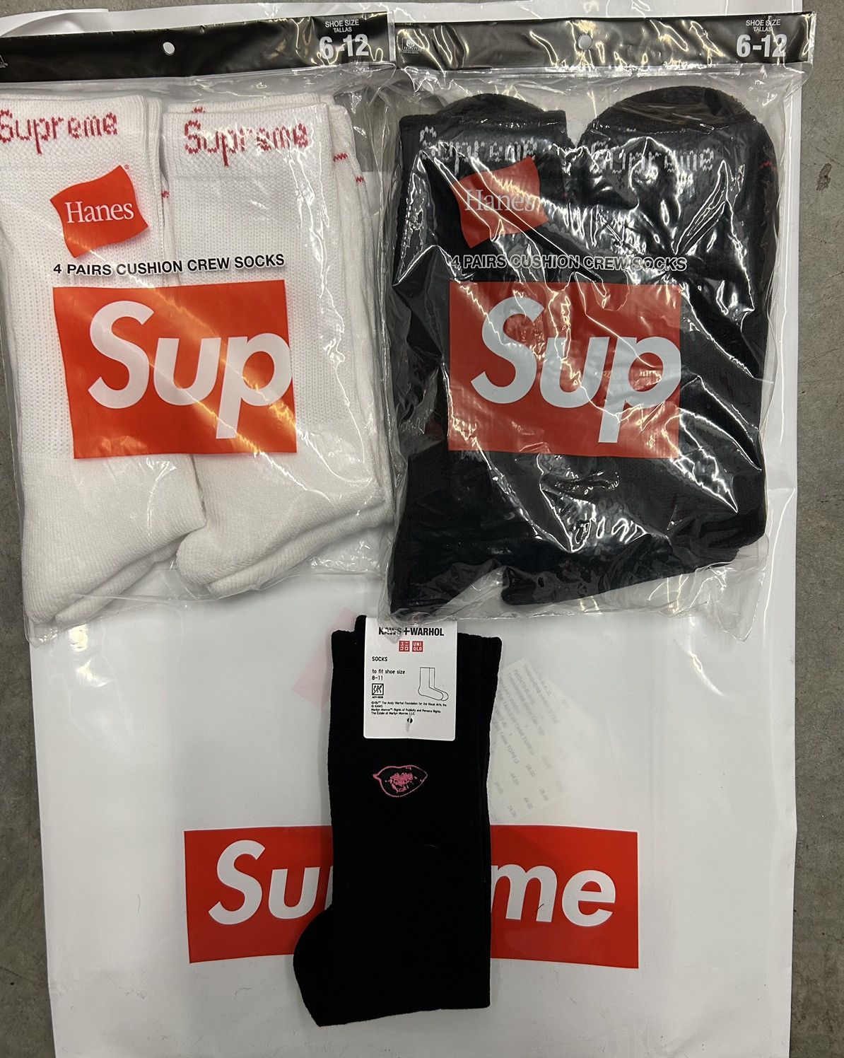 トップス supreme mm6 2Tanks S & Socks 6-12 Supreme MM6 Maison Margiela Hanes Crew Socks (1 Pack) (SS24
