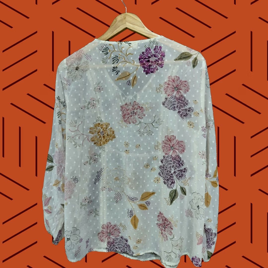 Style & Co Style & Co White Floral Blouse Women's M Long Sleeve V-Neck Woven Polyester Casual Workwear Size M / US 6-8 / IT 42-44 - 1 Thumbnail