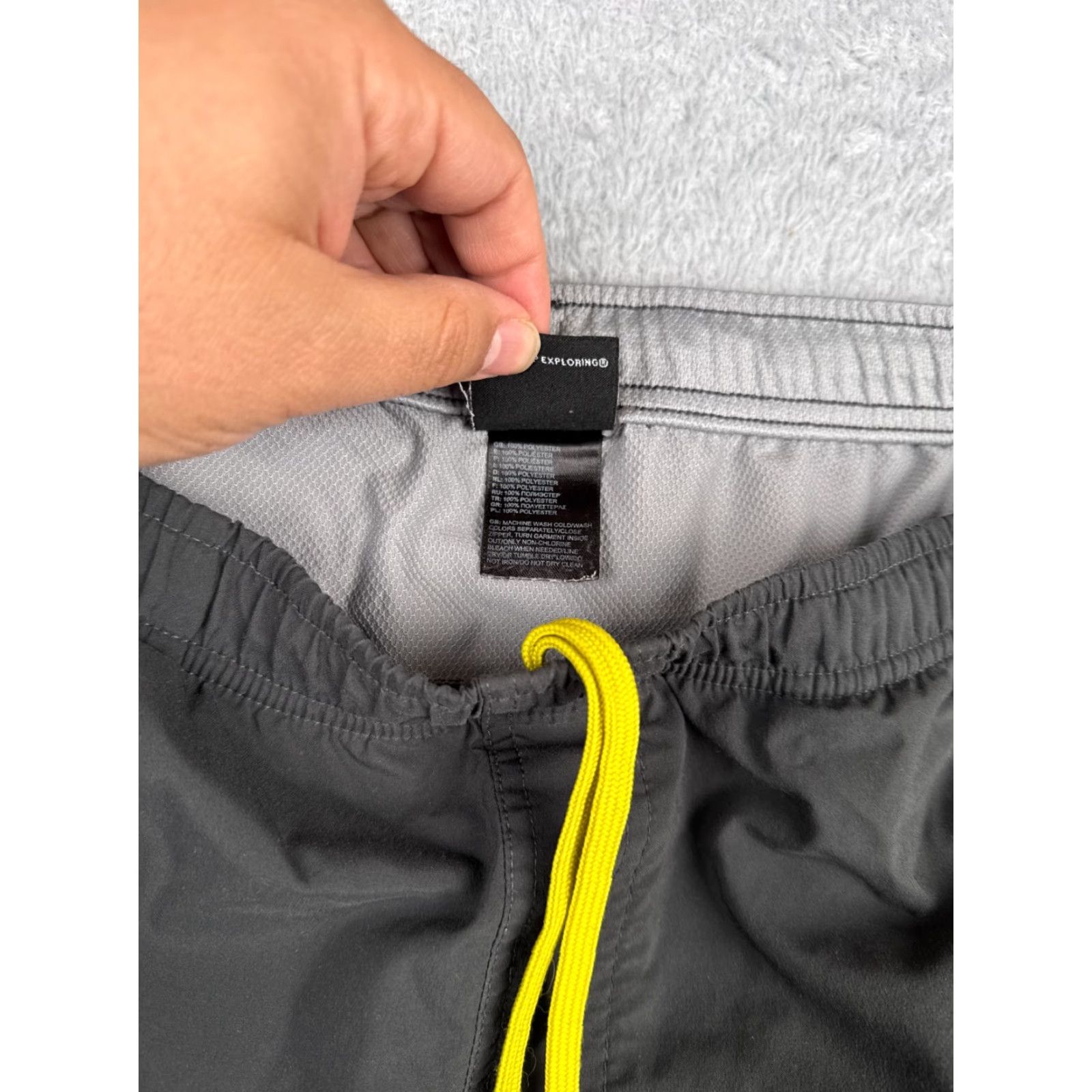The North Face The North Face Shorts Men Large Gray Yellow 100% Polyester Run Gym Hike READ Size US 33 - 6 Thumbnail