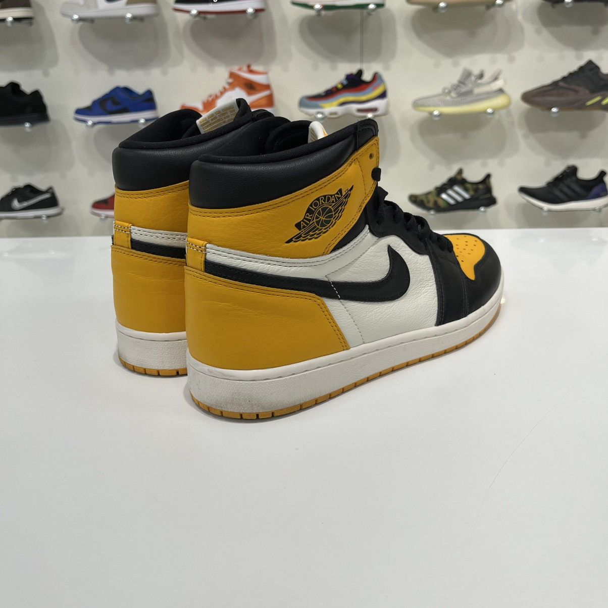 Nike Air Jordan 1 Retro High OG Taxi Size US 12 / EU 45 - 5 Thumbnail