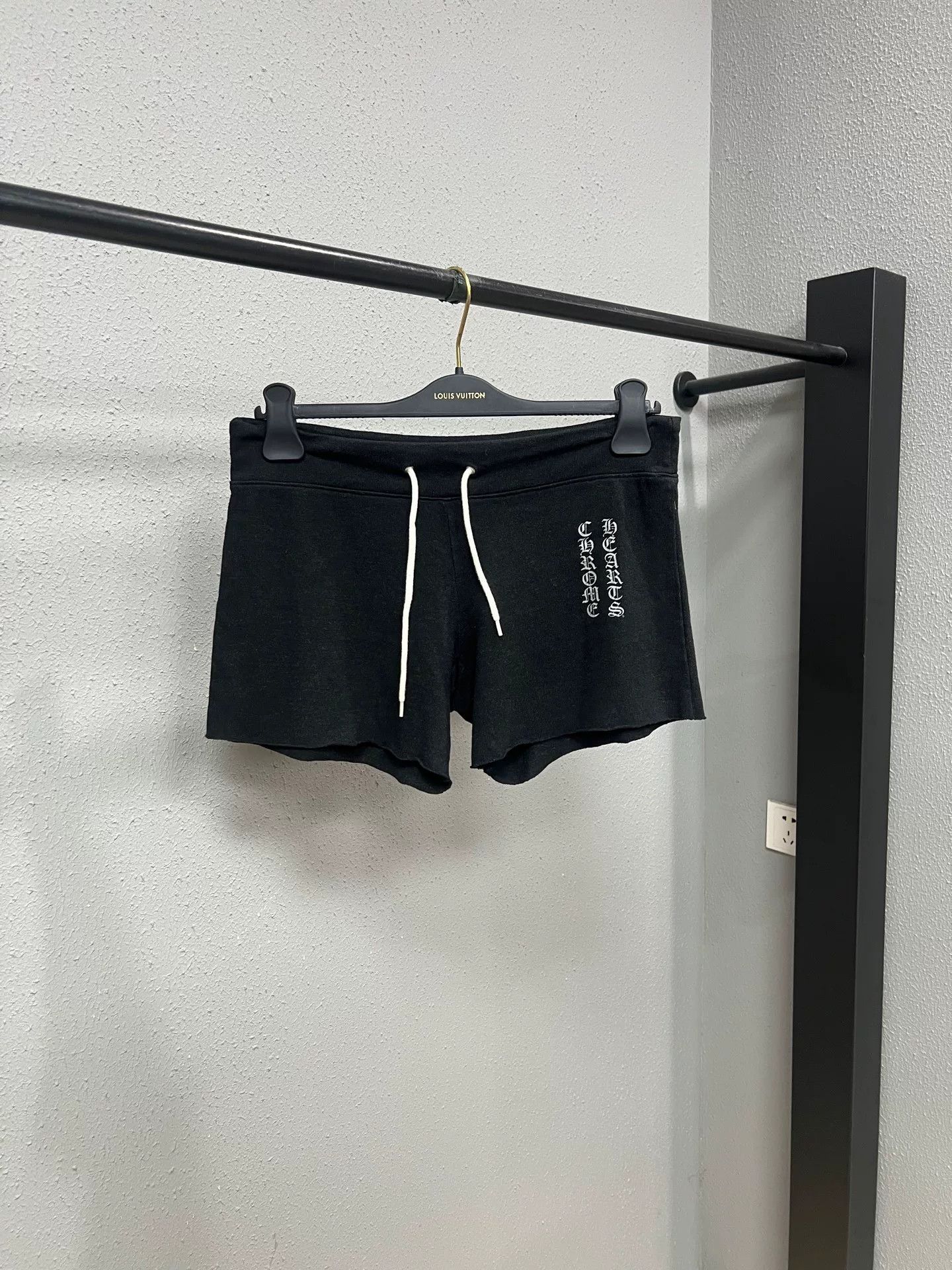 Chrome Hearts chrome hearts black shorts with graphic design Size US 26 / EU 42 - 1 Thumbnail