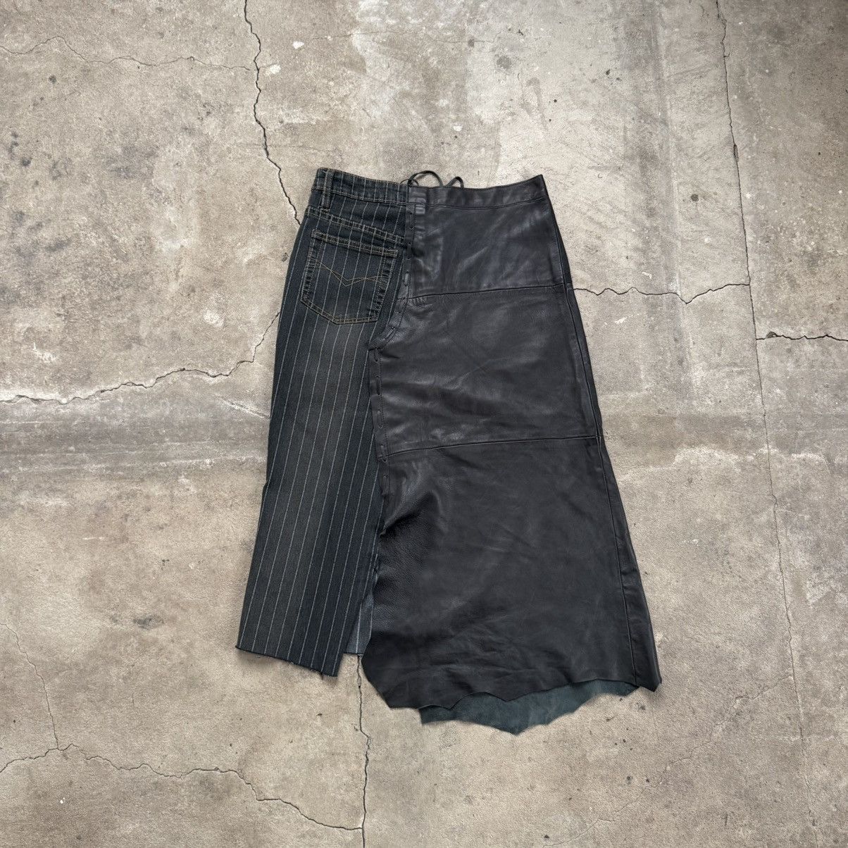 Marithe + Francois Girbaud Vintage Ancora Grunge Split Denim Leather Skirt Size 26" / US 2 / IT 38 - 2 Thumbnail