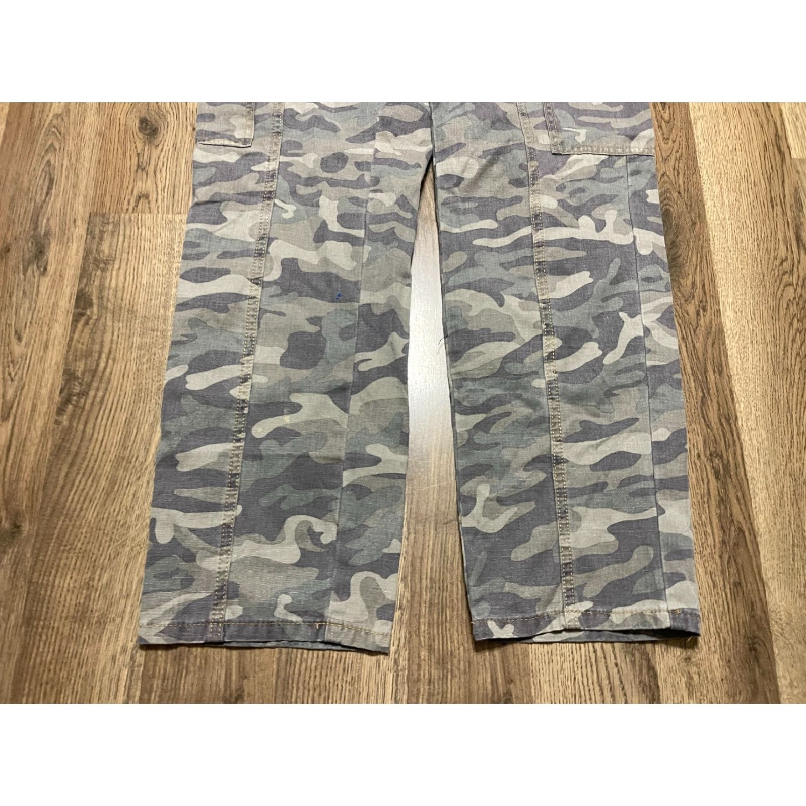 Vintage Sincerely Jules Pants Women 5/26 Green Camouflage Cargo Pants Unisex? (jury) Size 27" / US 4 / IT 40 - 3 Thumbnail