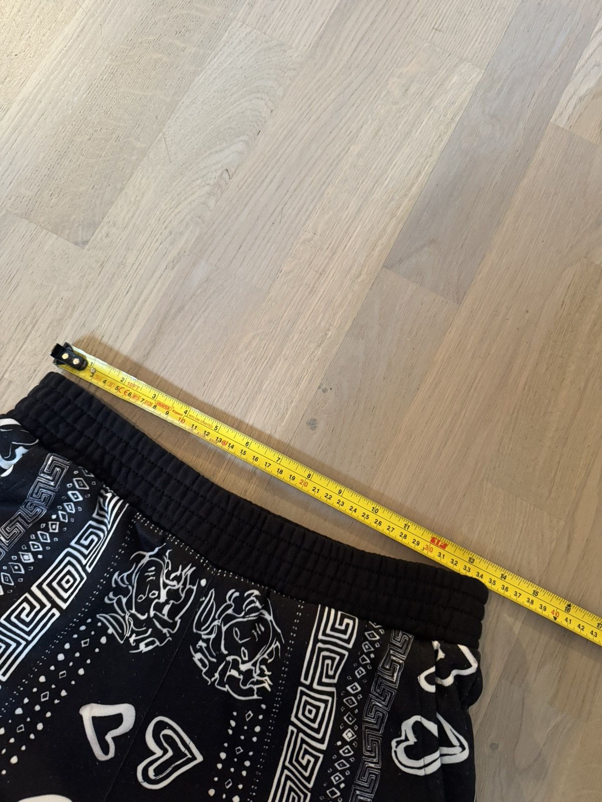 Versace VERSACE shorts STUDY REAL TAPE MEASUREMENTS IN PHOTOS sz S Size US 30 / EU 46 - 3 Thumbnail