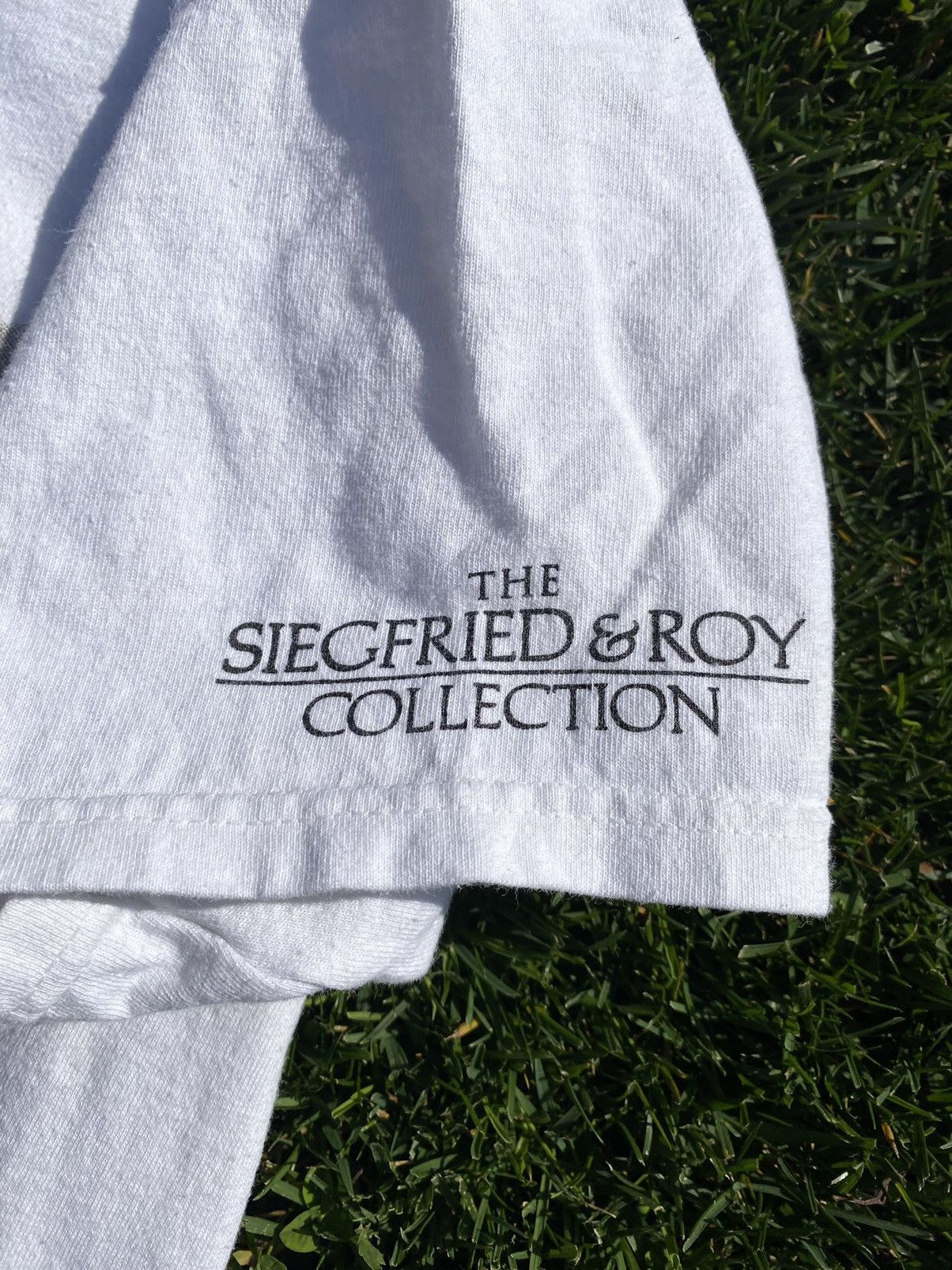 Vintage VINTAGE Siegfried & Roy Glitter Tiger Tee Size US M / EU 48-50 / 2 - 4 Thumbnail