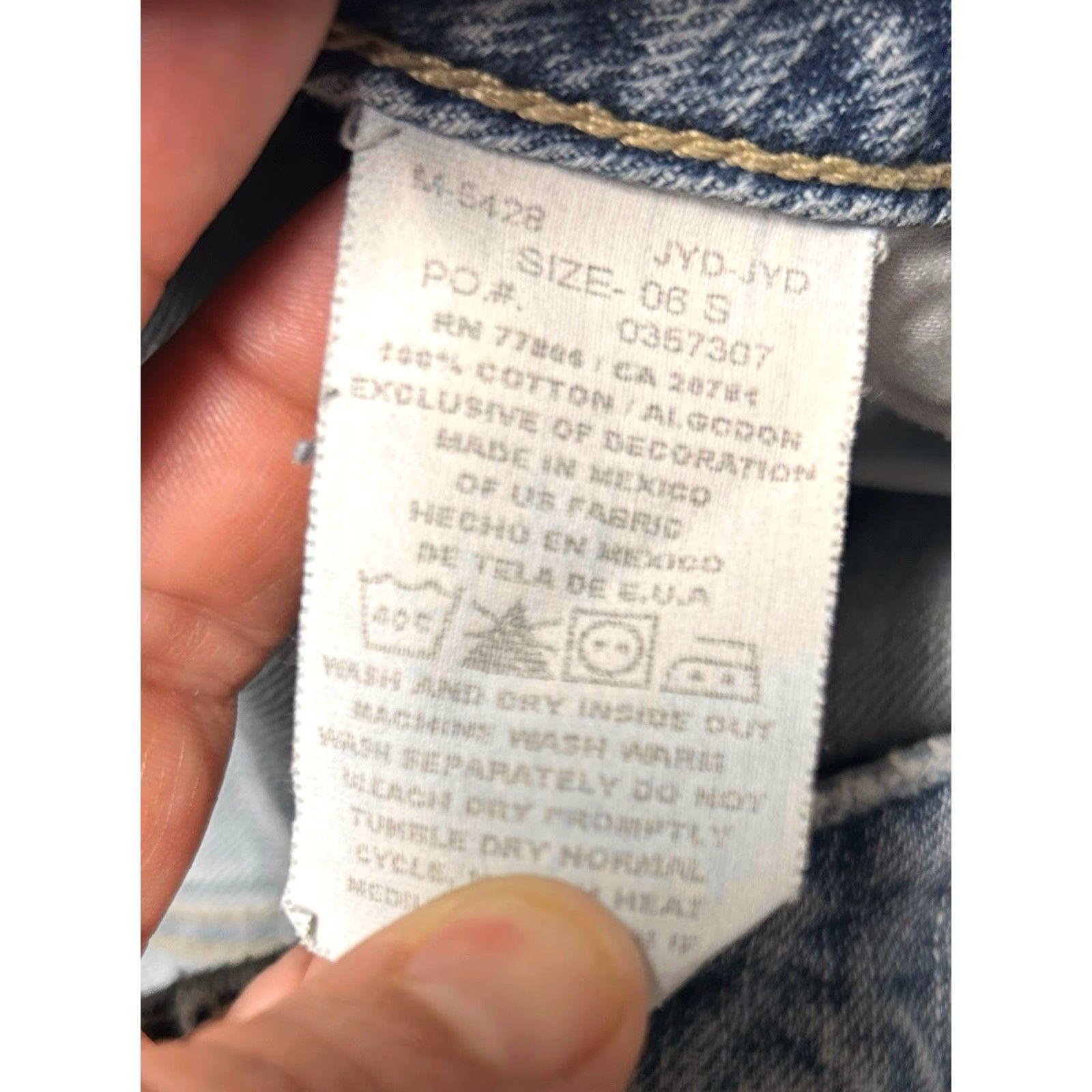 Tommy Hilfiger VINTAGE Tommy Hilfiger Jeans Womens 6 Boyfriend Cut Denim Blue 30 in Inseam Size 28" / US 6 / IT 42 - 7 Thumbnail