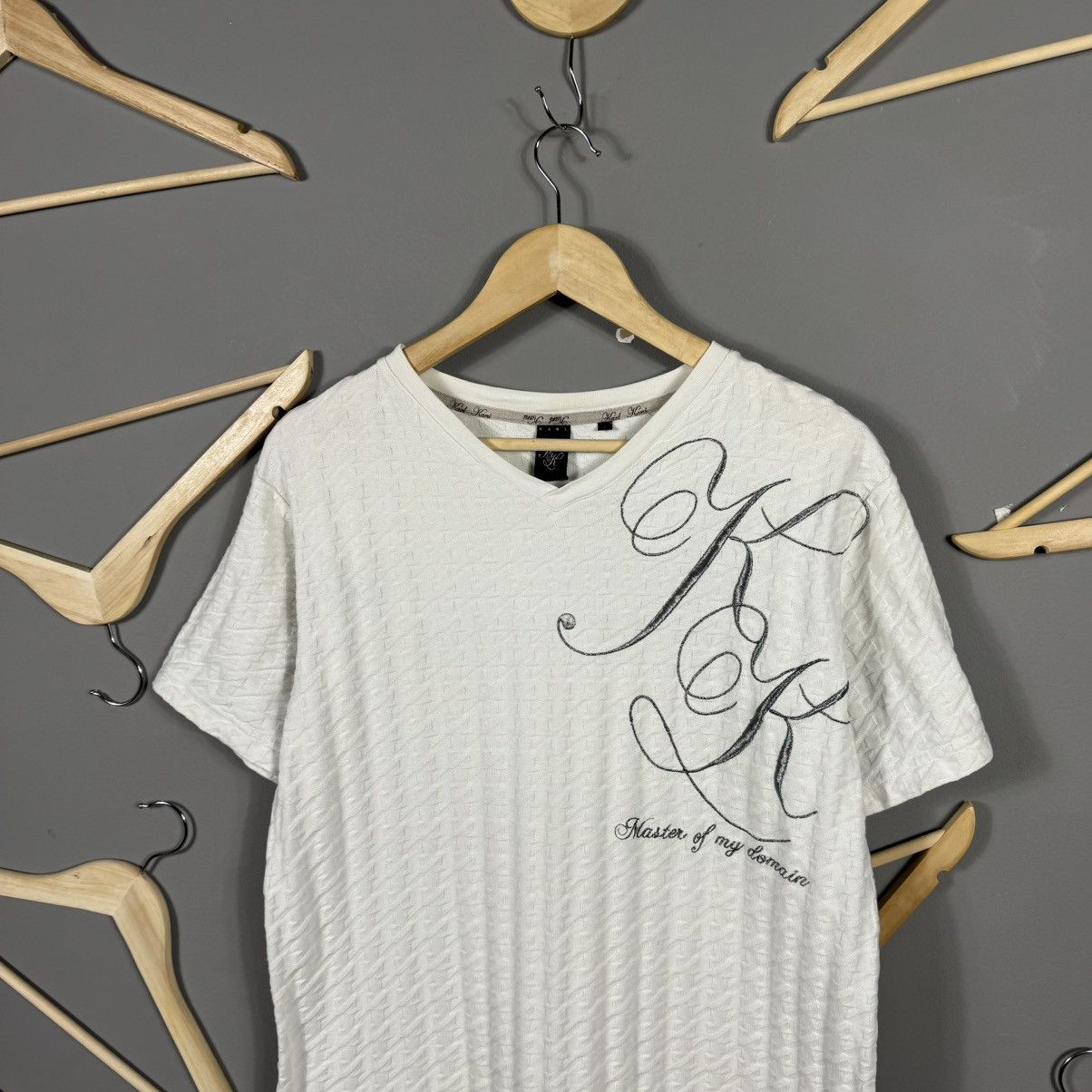 Karl Kani × Vintage Karl Kani “King of Black” Graphic V-Neck T-Shirt Size US L / EU 52-54 / 3 - 4 Thumbnail