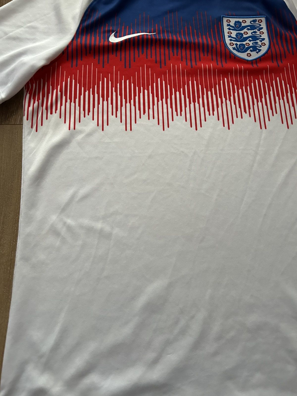 Nike ENGLAND NIKE 2018 WORLD CUP PRE MATCH FOOTBALL JERSEY Size US M / EU 48-50 / 2 - 2 Thumbnail