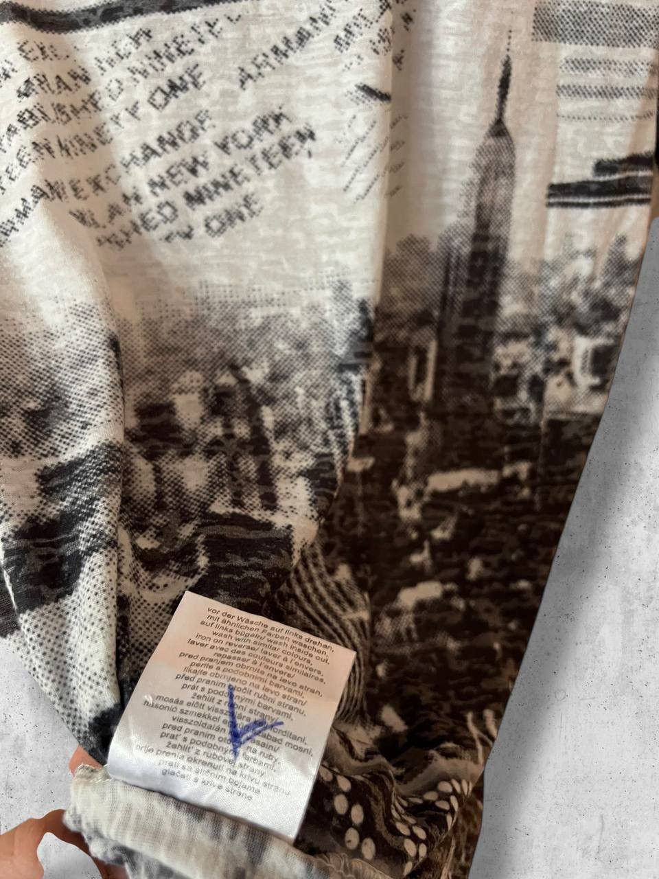 Armani Armani Jeans FULL PRINT Avantgarde vintage t shirt tee Size US M / EU 48-50 / 2 - 4 Thumbnail